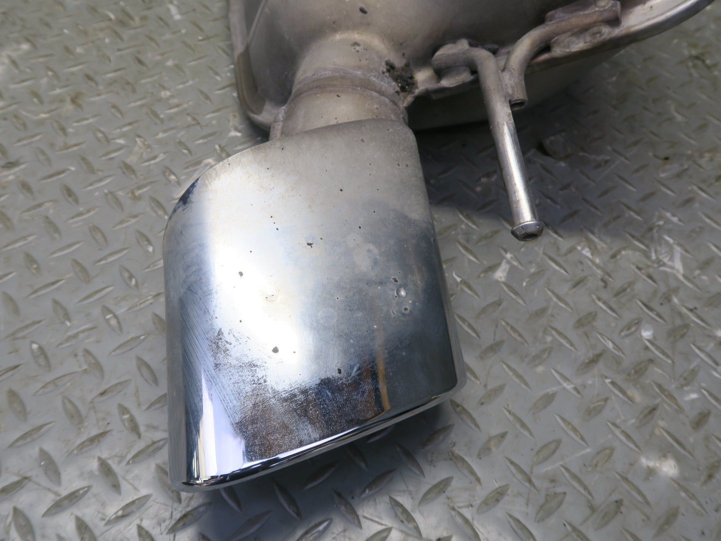 03-08 Mercedes R230 SL550 Set of 2 Rear Left & Right Exhaust Muffler w Tips OEM