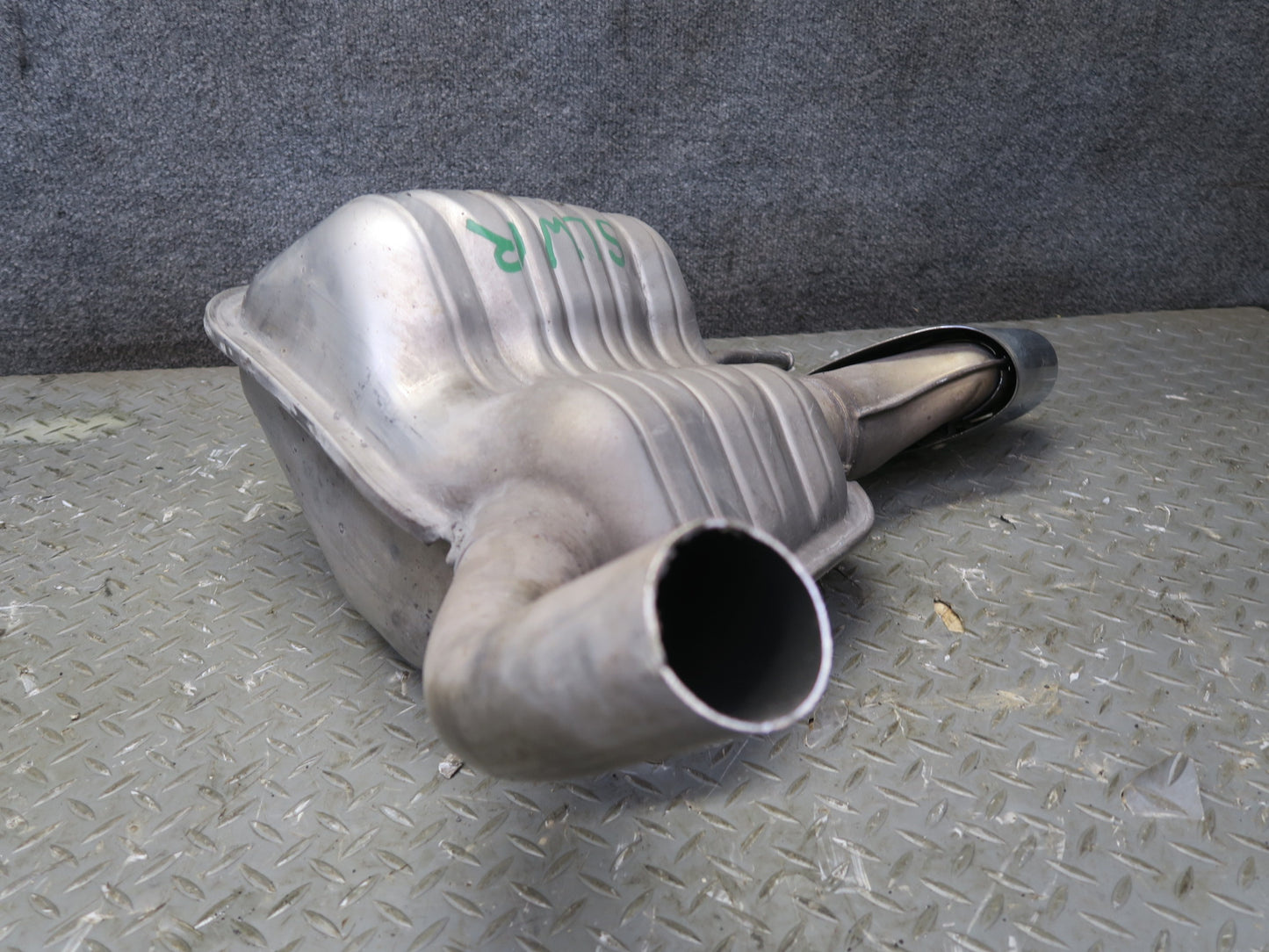03-08 Mercedes R230 SL550 Set of 2 Rear Left & Right Exhaust Muffler w Tips OEM