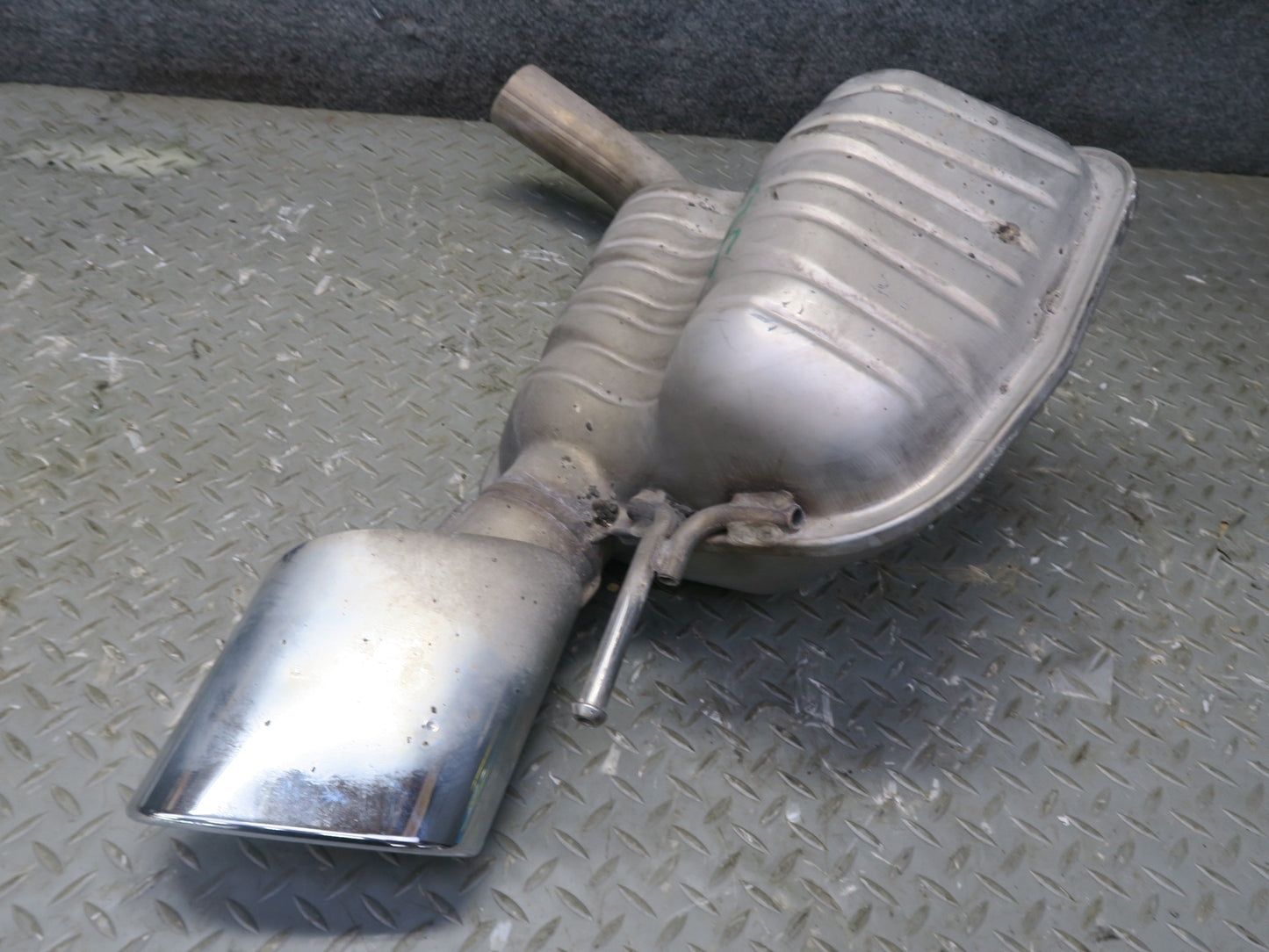 03-08 Mercedes R230 SL550 Set of 2 Rear Left & Right Exhaust Muffler w Tips OEM