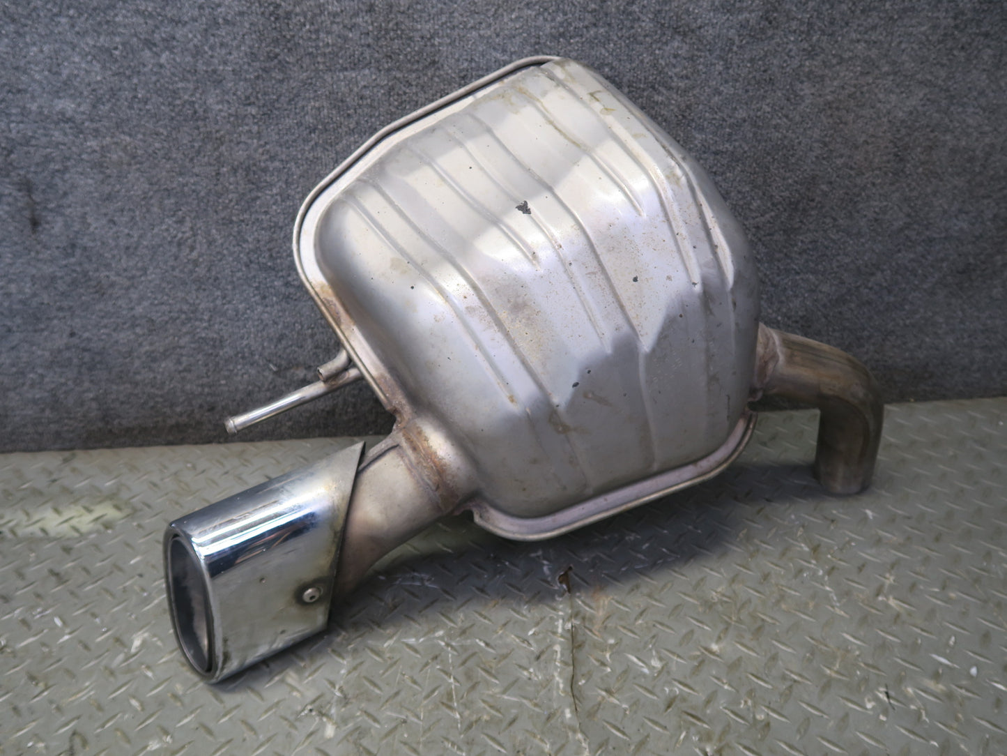 03-08 Mercedes R230 SL550 Set of 2 Rear Left & Right Exhaust Muffler w Tips OEM