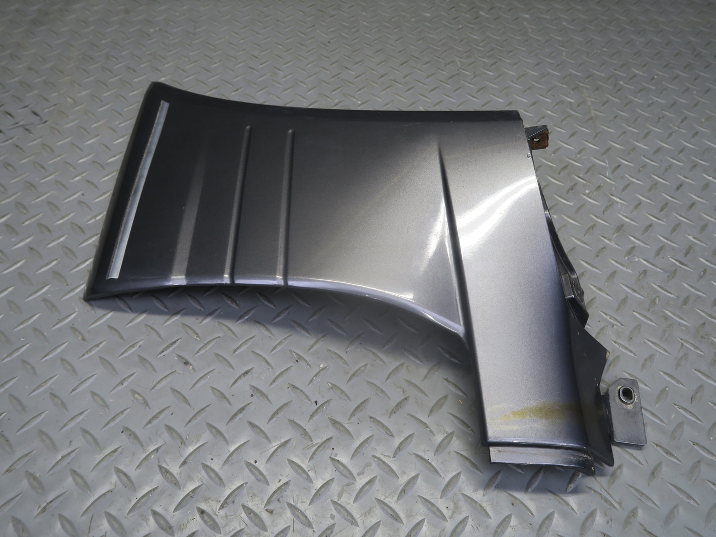 1998-2002 Lexus J100 LX470 Front Right Pass Side Fender Molding Panel Trim