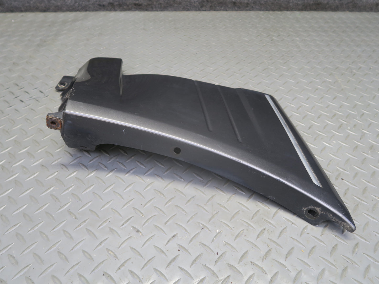 1998-2002 Lexus J100 LX470 Front Right Pass Side Fender Molding Panel Trim