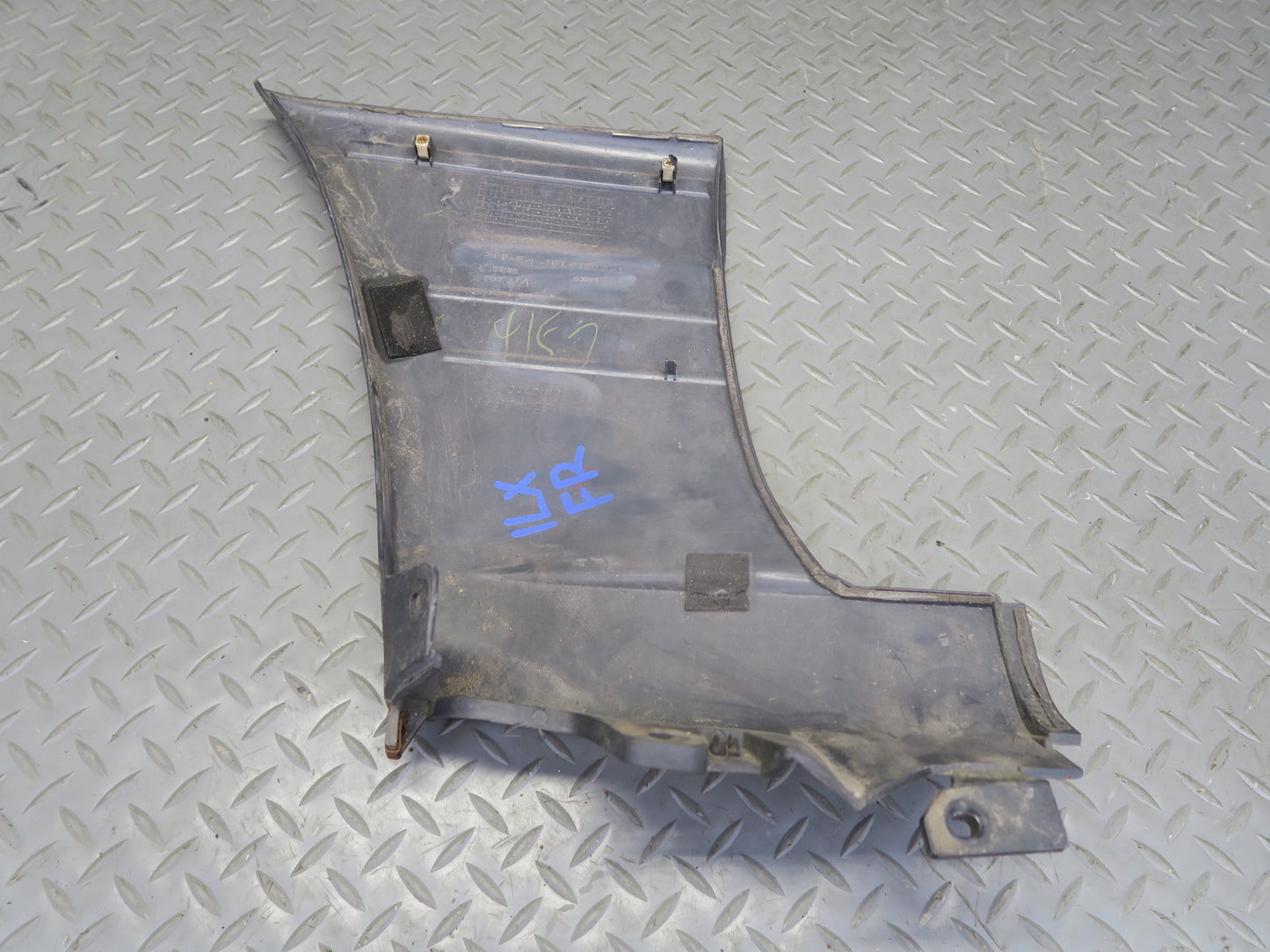 1998-2002 Lexus J100 LX470 Front Right Pass Side Fender Molding Panel Trim