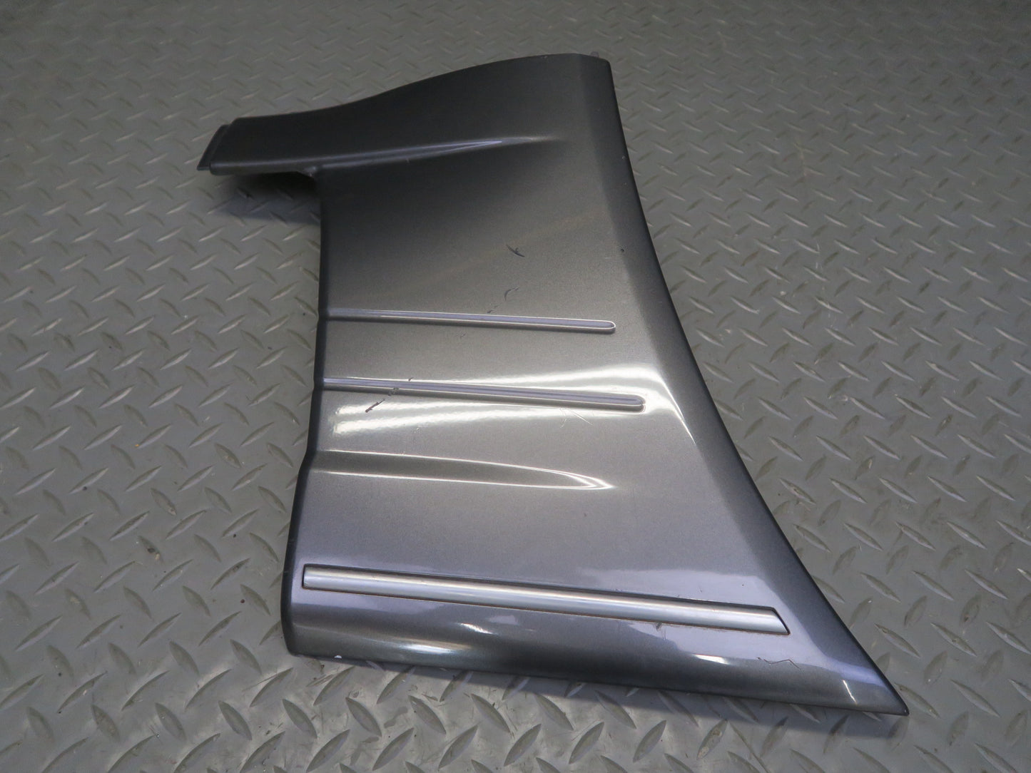 1998-2002 Lexus J100 LX470 Front Left Driver Side Fender Molding Panel Trim