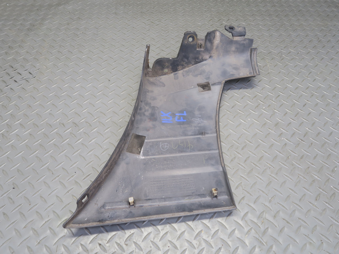 1998-2002 Lexus J100 LX470 Front Left Driver Side Fender Molding Panel Trim