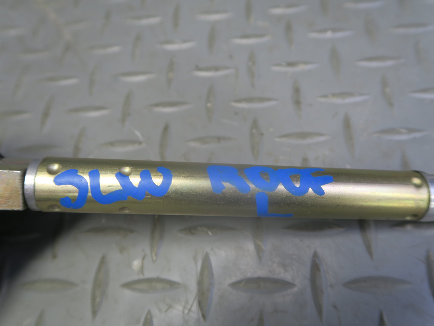03-12 Mercedes R230 SL550 Convertible Left TOP Roof Hydraulic Cylinder OEM