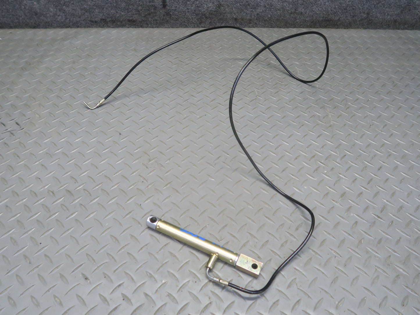 03-12 Mercedes R230 SL550 Convertible Left TOP Roof Hydraulic Cylinder OEM