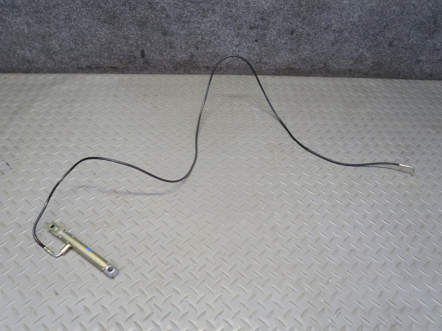 03-12 Mercedes R230 SL550 Convertible Left TOP Roof Hydraulic Cylinder OEM