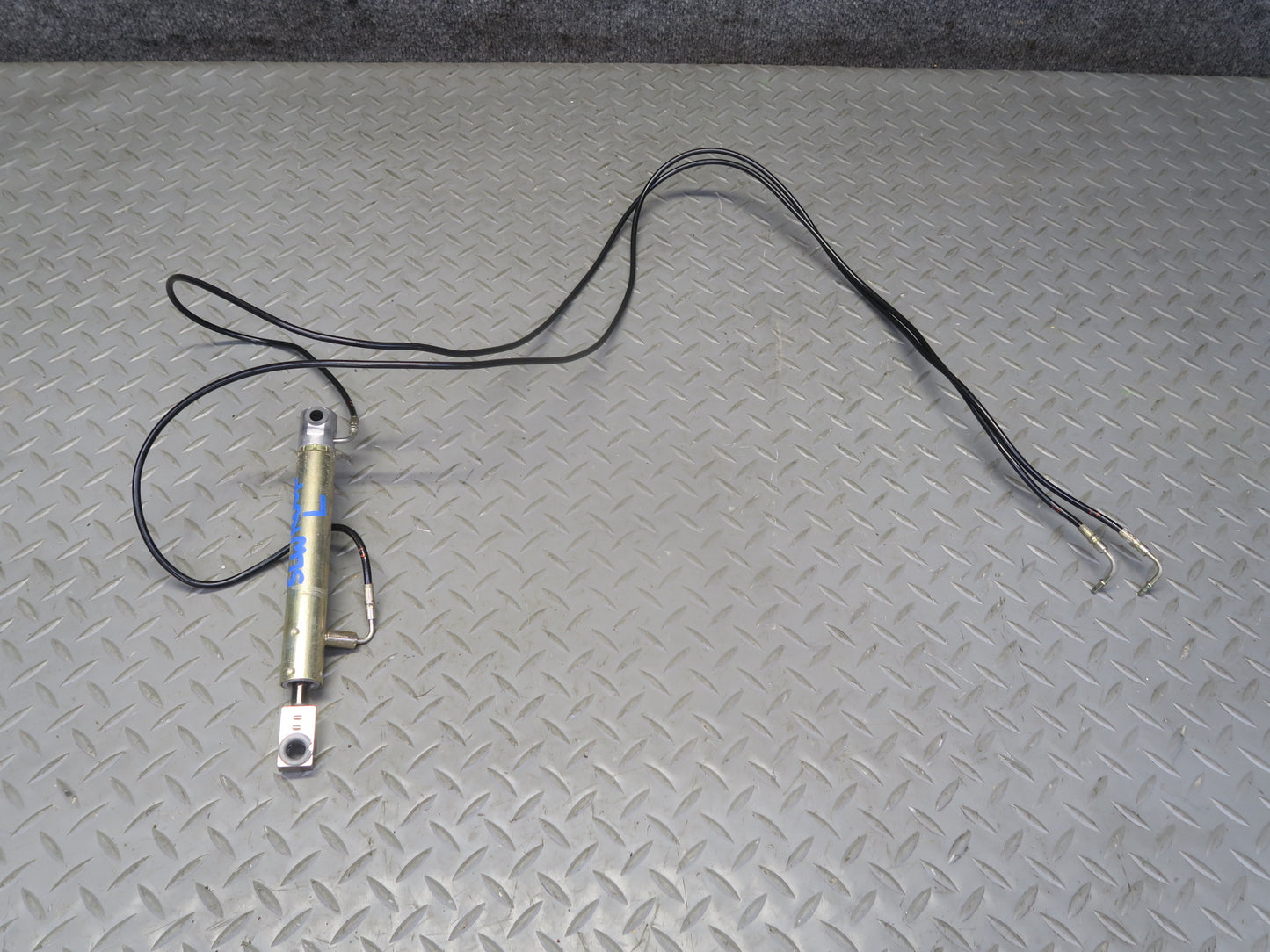 03-12 Mercedes R230 SL550 Convertible Left TOP Roof Hydraulic Cylinder OEM