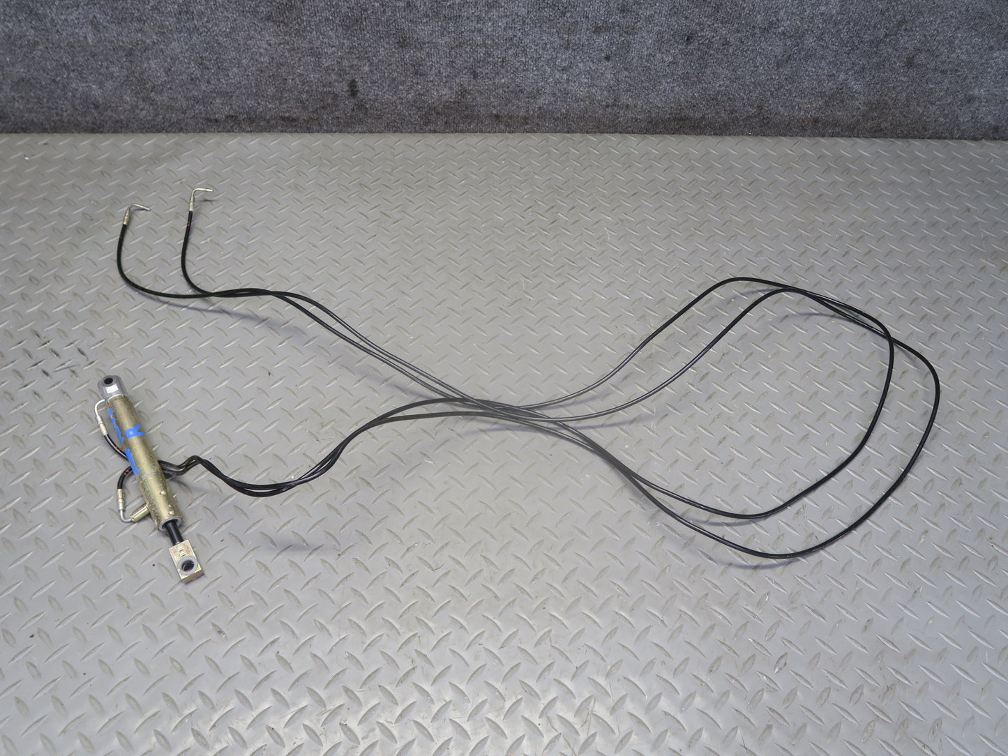 03-12 Mercedes R230 SL500 Convertible Right TOP Roof Hydraulic Cylinder OEM
