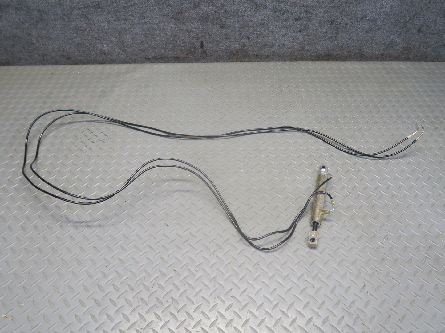 03-12 Mercedes R230 SL500 Convertible Right TOP Roof Hydraulic Cylinder OEM