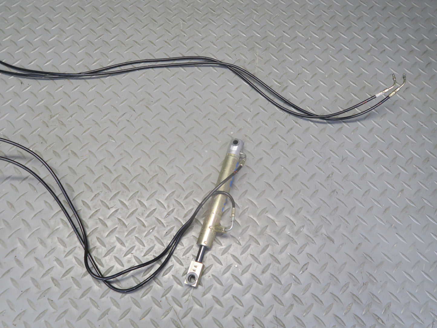 03-12 Mercedes R230 SL500 Convertible Right TOP Roof Hydraulic Cylinder OEM
