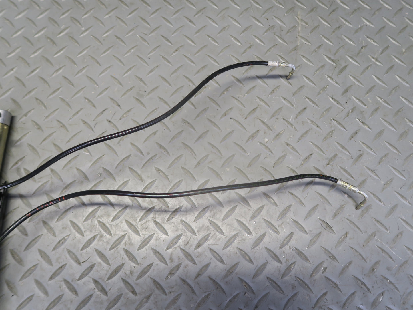 03-12 Mercedes R230 SL Convertible Left Trunk Lid Drive Cylinder Support OEM