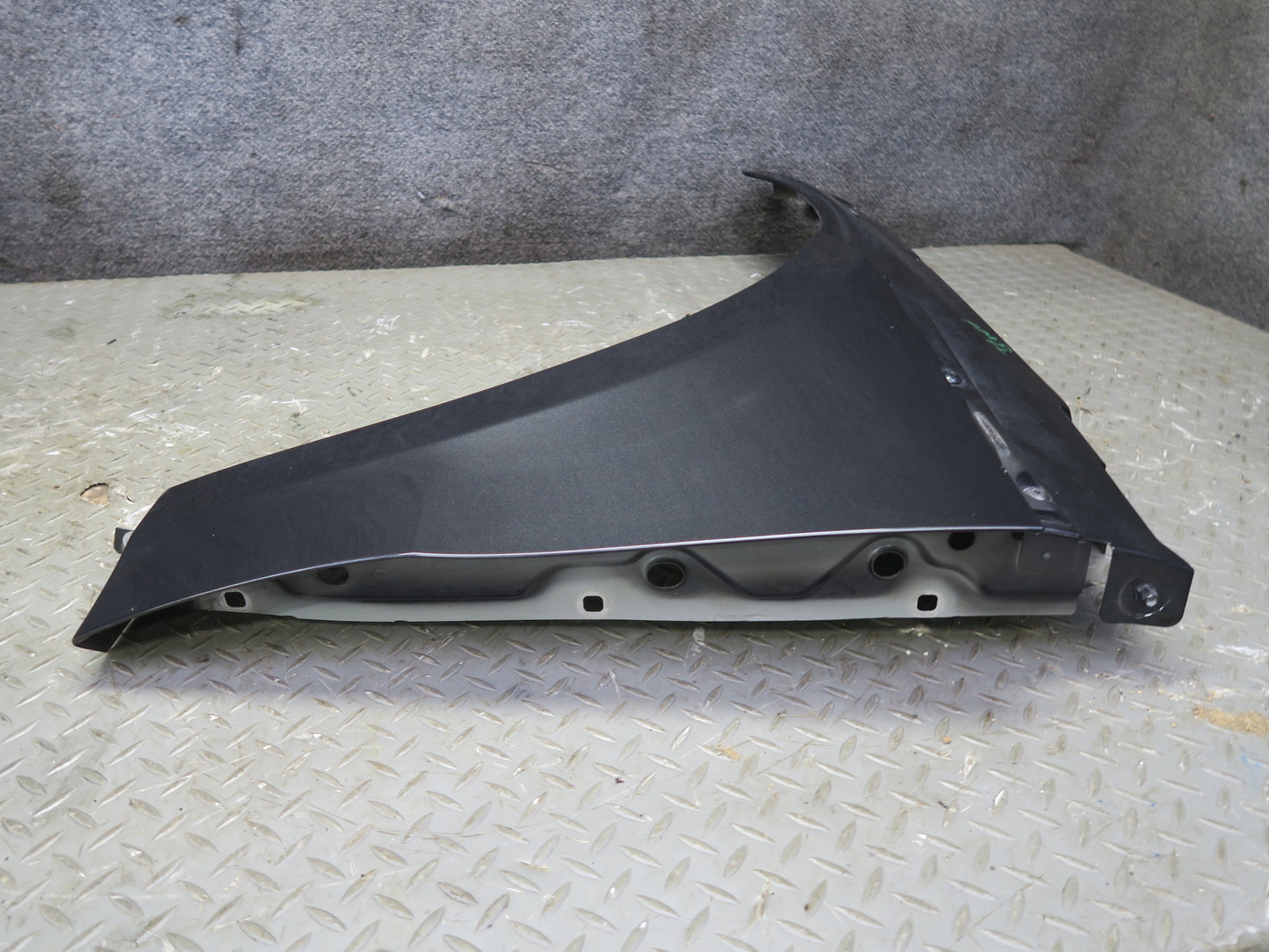 2015-2025 Porsche Macan Front Left Side Fender Shell Panel Cover Volcano Gray