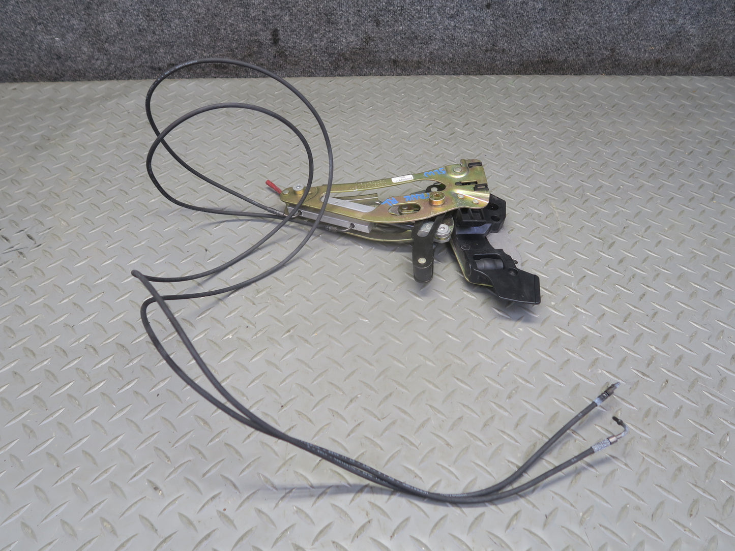 03-12 Mercedes R230 Sl-class Rear Left Trunk Lock Frame Cylinder 2307901371 OEM