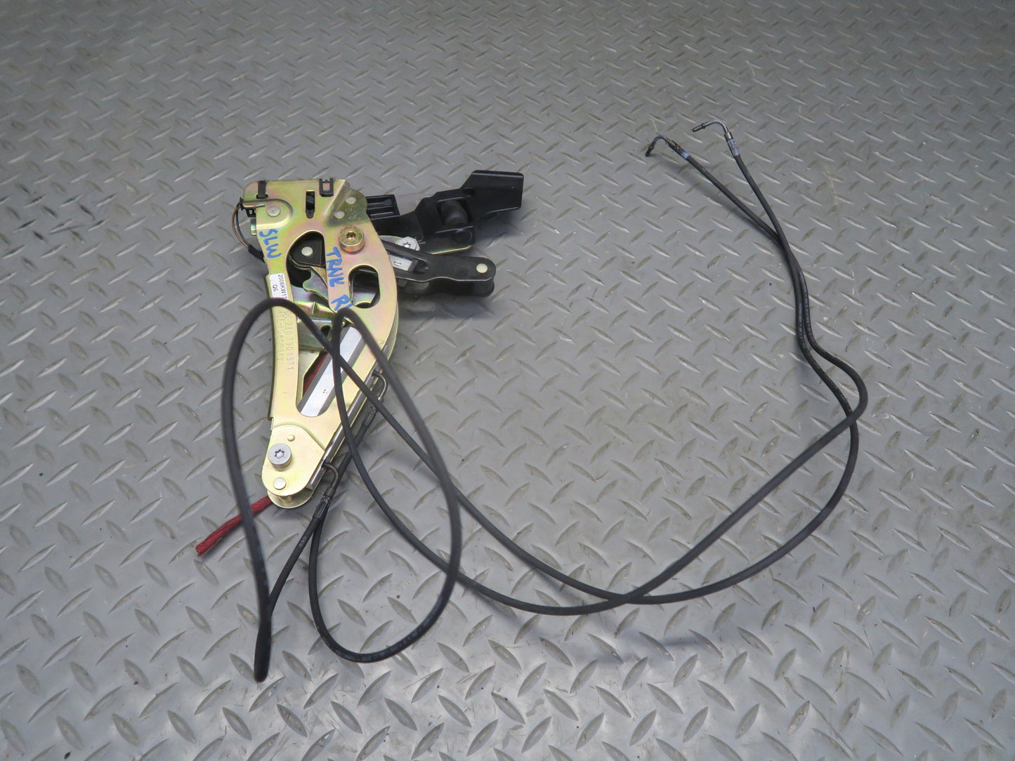 03-12 Mercedes R230 Sl-class Rear Left Trunk Lock Frame Cylinder 2307901371 OEM