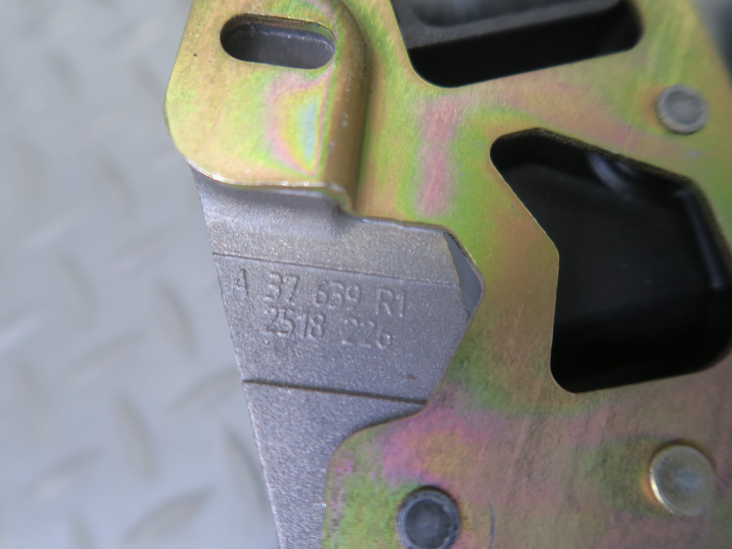 03-12 Mercedes R230 Sl-class Rear Right Trunk Lock Frame Cylinder 2307901471 OEM