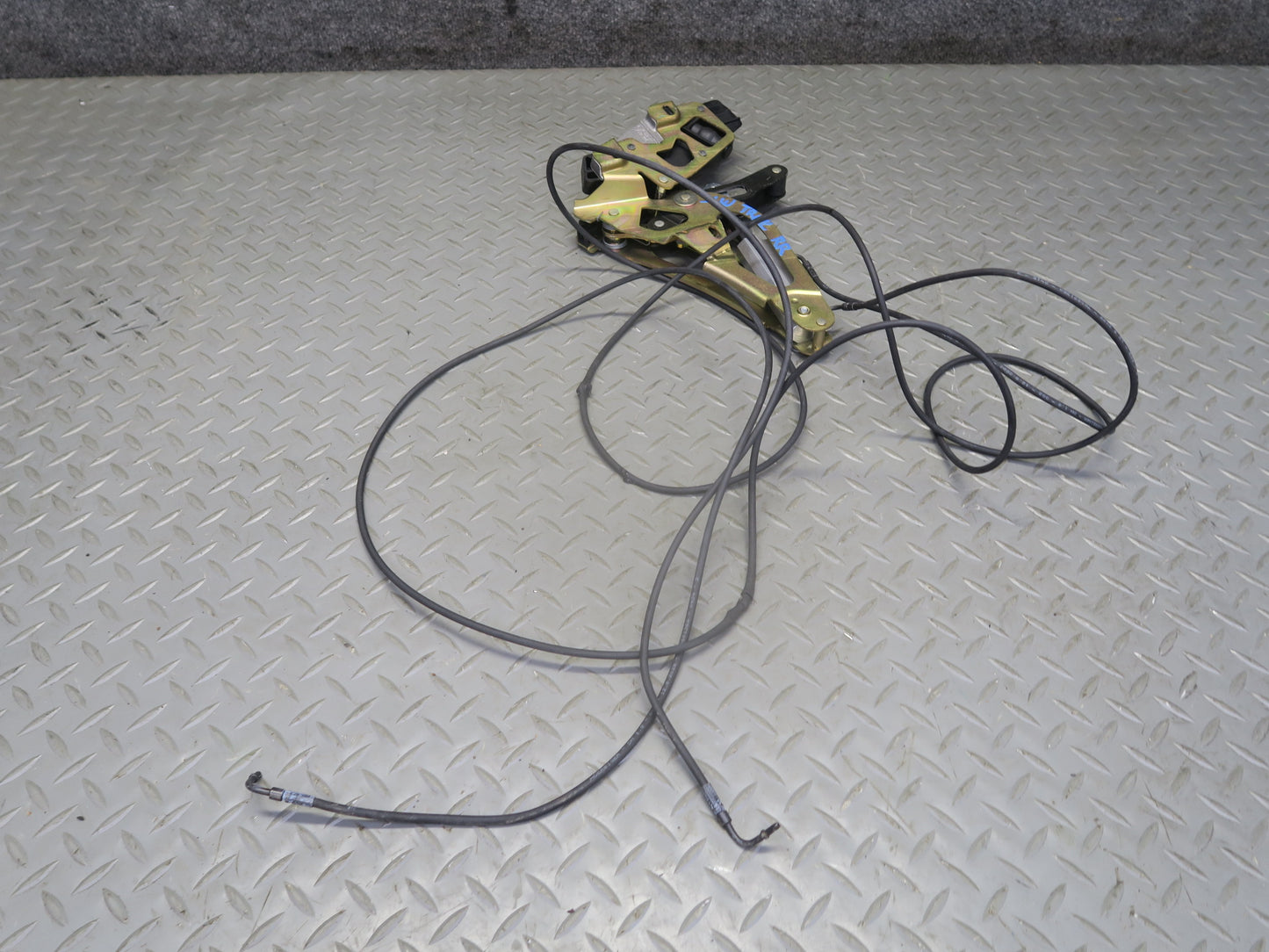03-12 Mercedes R230 Sl-class Rear Right Trunk Lock Frame Cylinder 2307901471 OEM