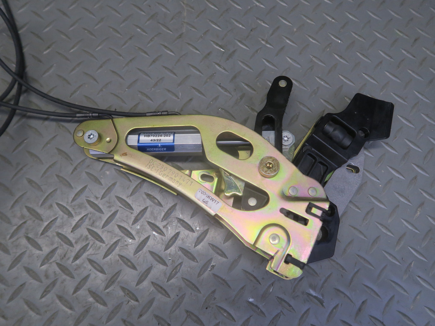 03-12 Mercedes R230 Sl-class Rear Right Trunk Lock Frame Cylinder 2307901471 OEM