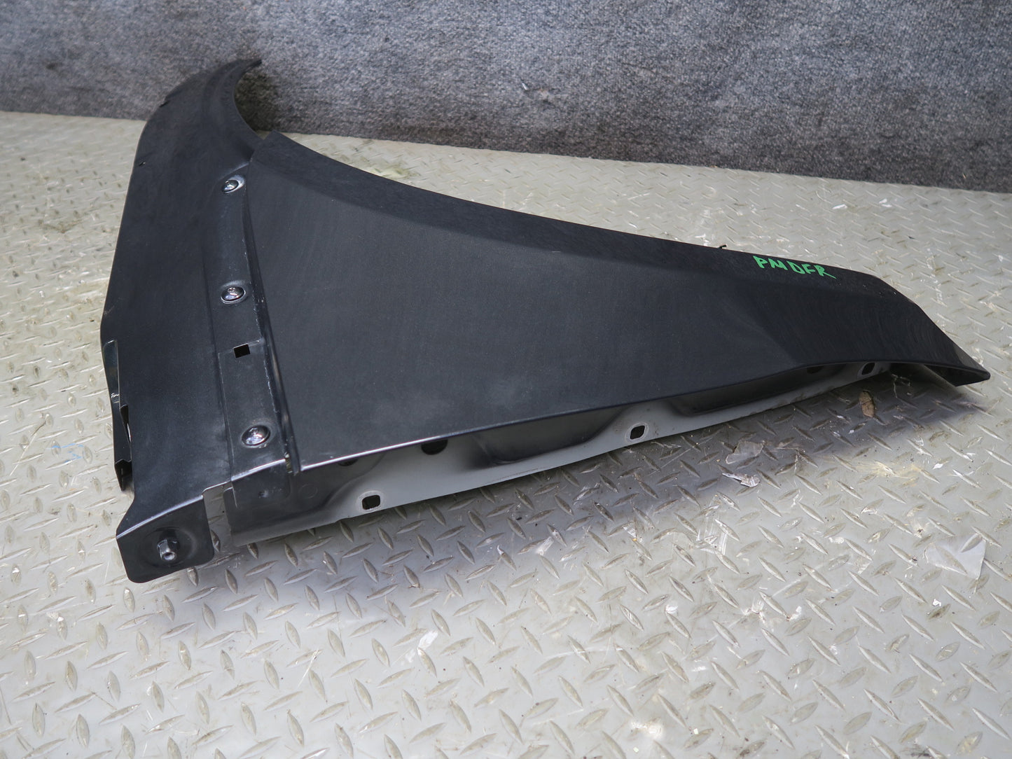 2015-2025 Porsche Macan Front Right Side Fender Shell Panel Cover Volcano Gray