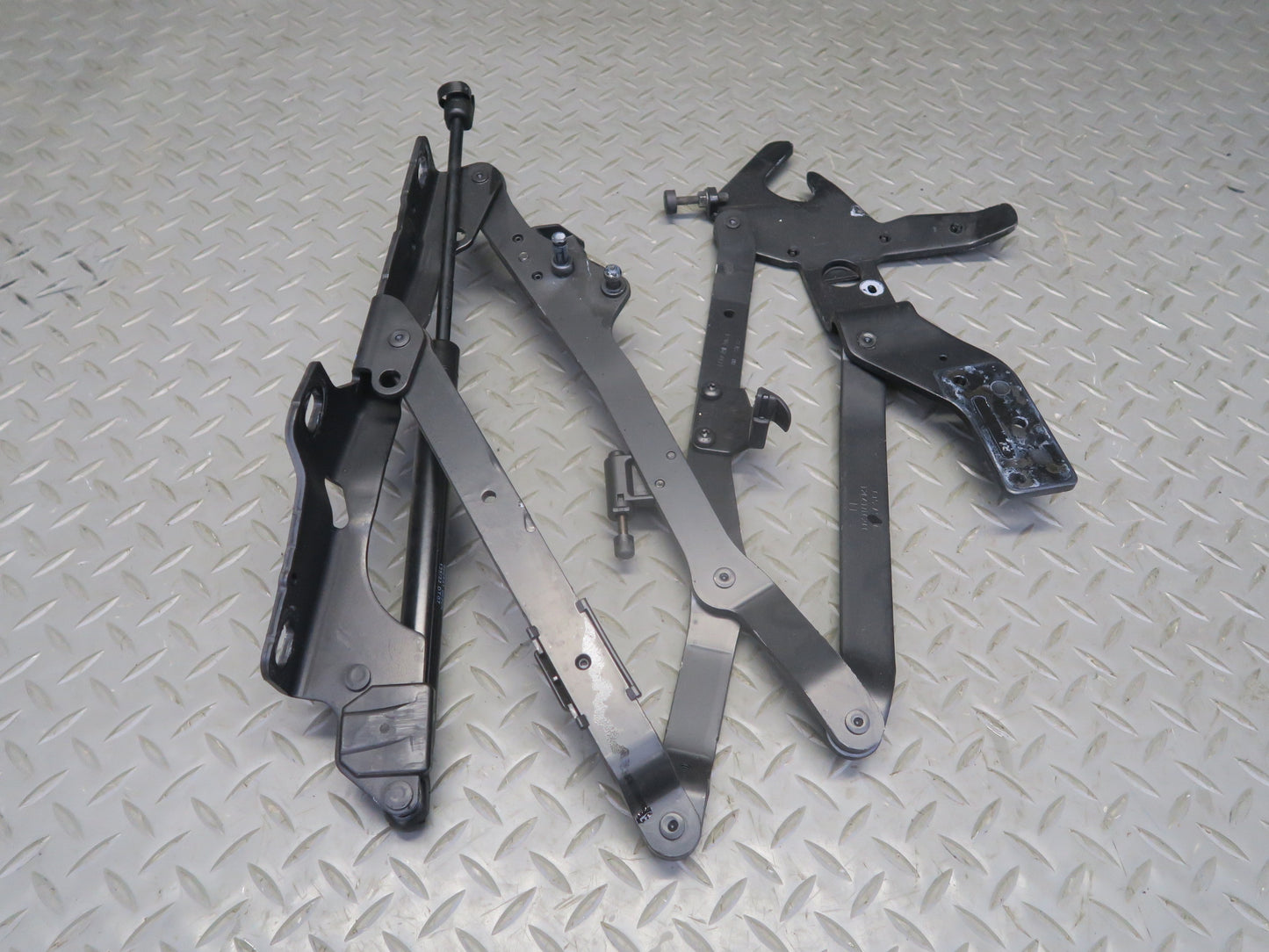 07-12 Mercedes R230 Sl-class Rear Trunk Lid Left & Right Hinge w Support Set OEM