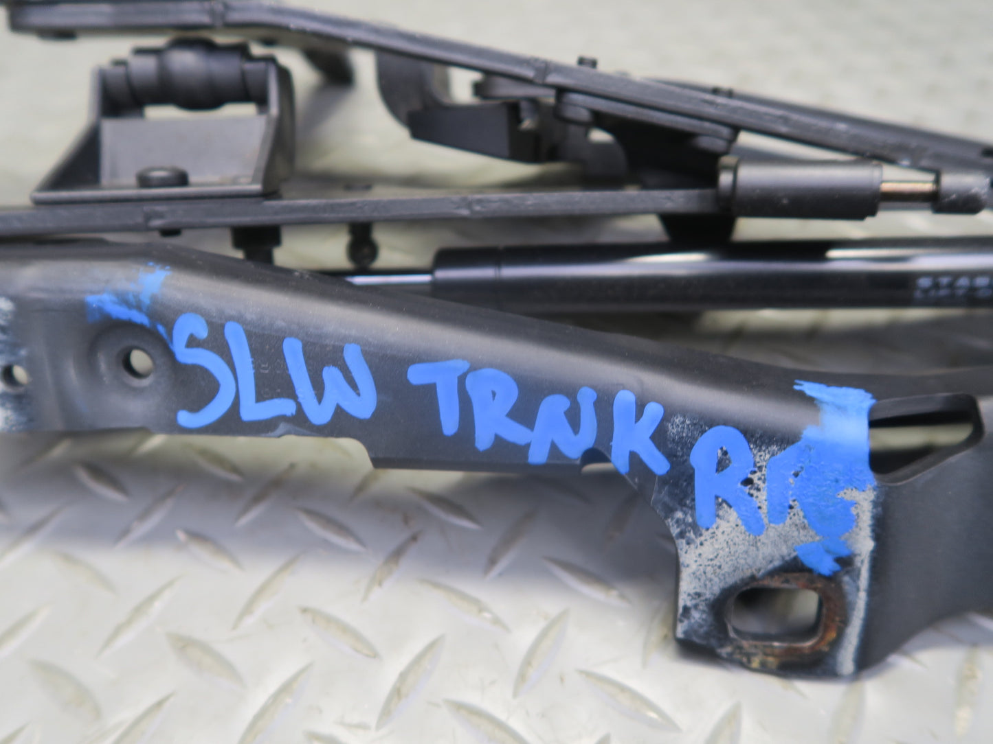 07-12 Mercedes R230 Sl-class Rear Trunk Lid Left & Right Hinge w Support Set OEM