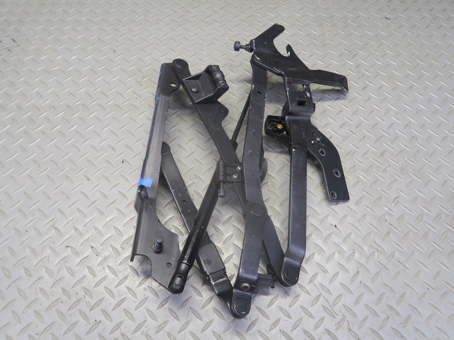 07-12 Mercedes R230 Sl-class Rear Trunk Lid Left & Right Hinge w Support Set OEM