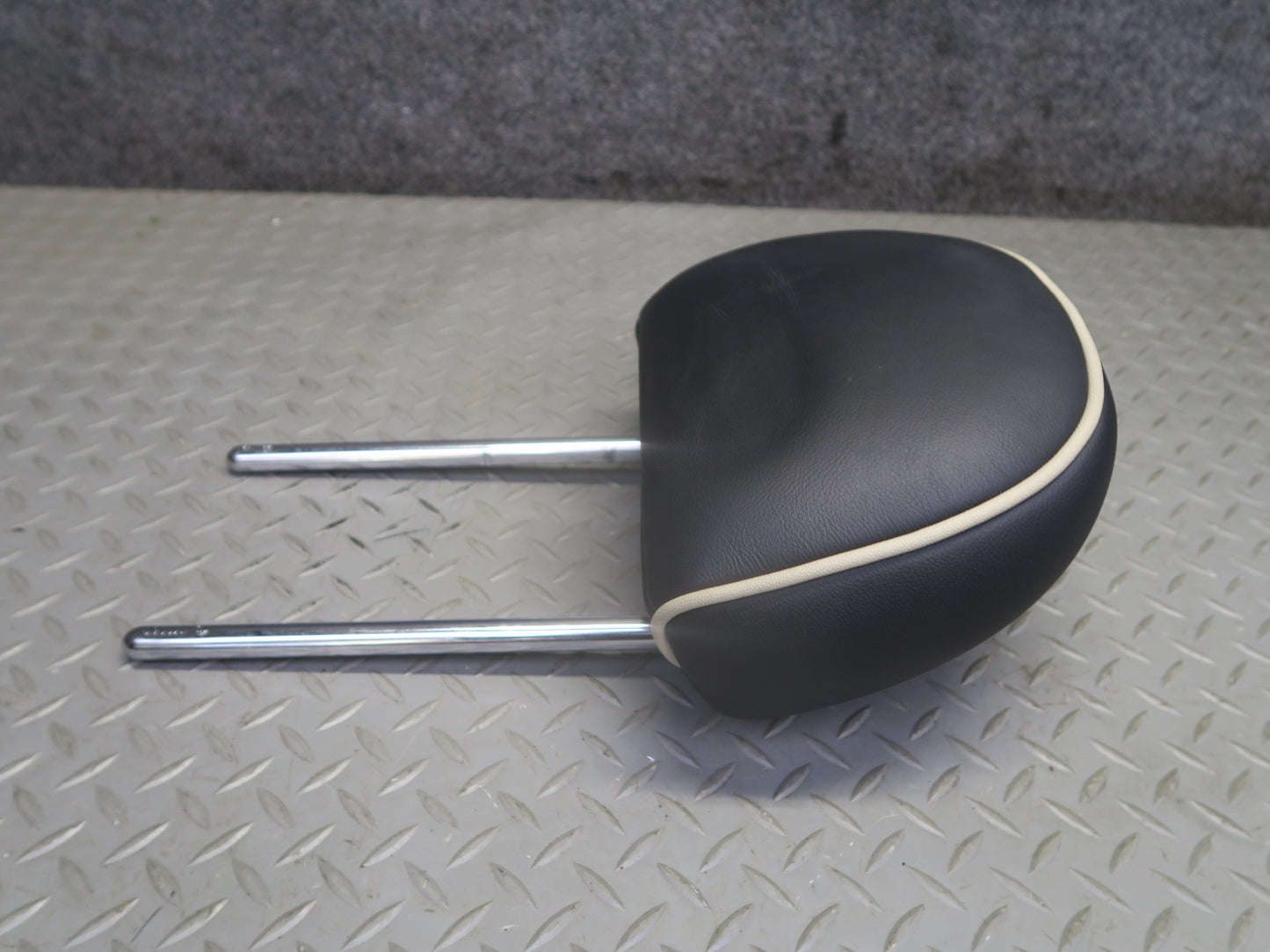 11-15 Mini Cooper S R60 Countryman Set of 2 Front Left & Right Seat Headrest OEM
