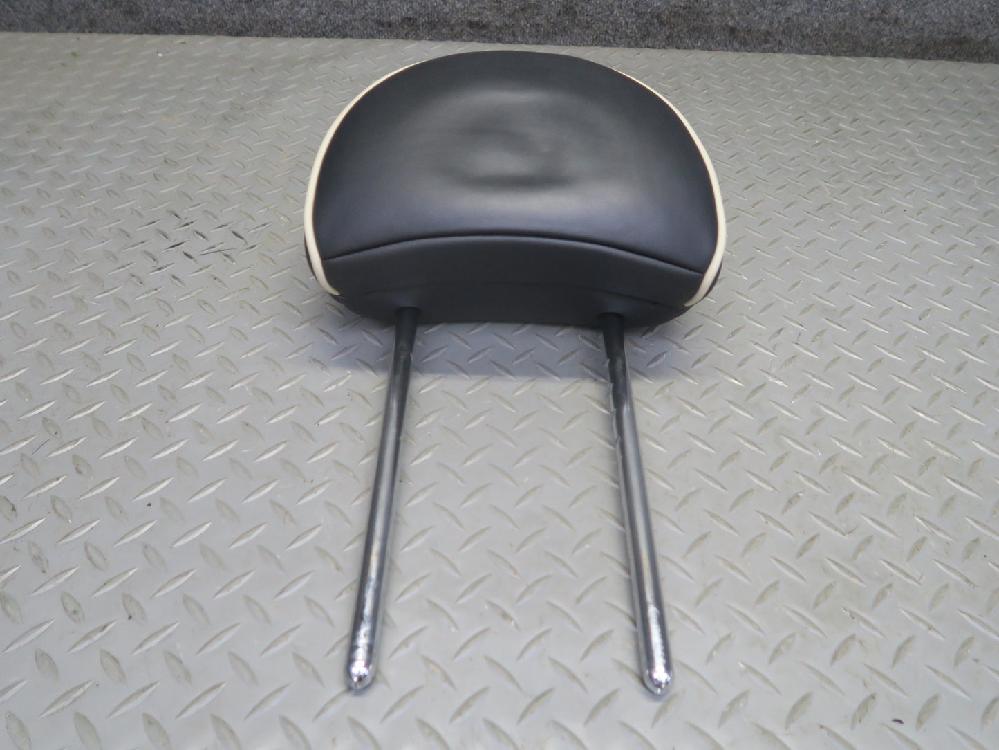 11-15 Mini Cooper S R60 Countryman Set of 2 Front Left & Right Seat Headrest OEM