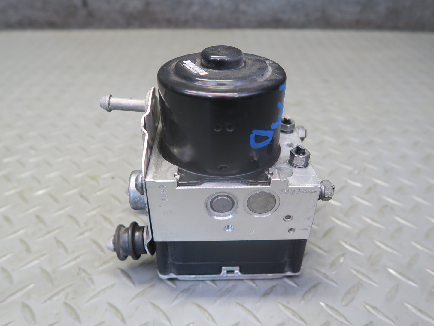 2015-2018 Porsche Macan Anti Lock Brake ABS Pump Module 95B614517L
