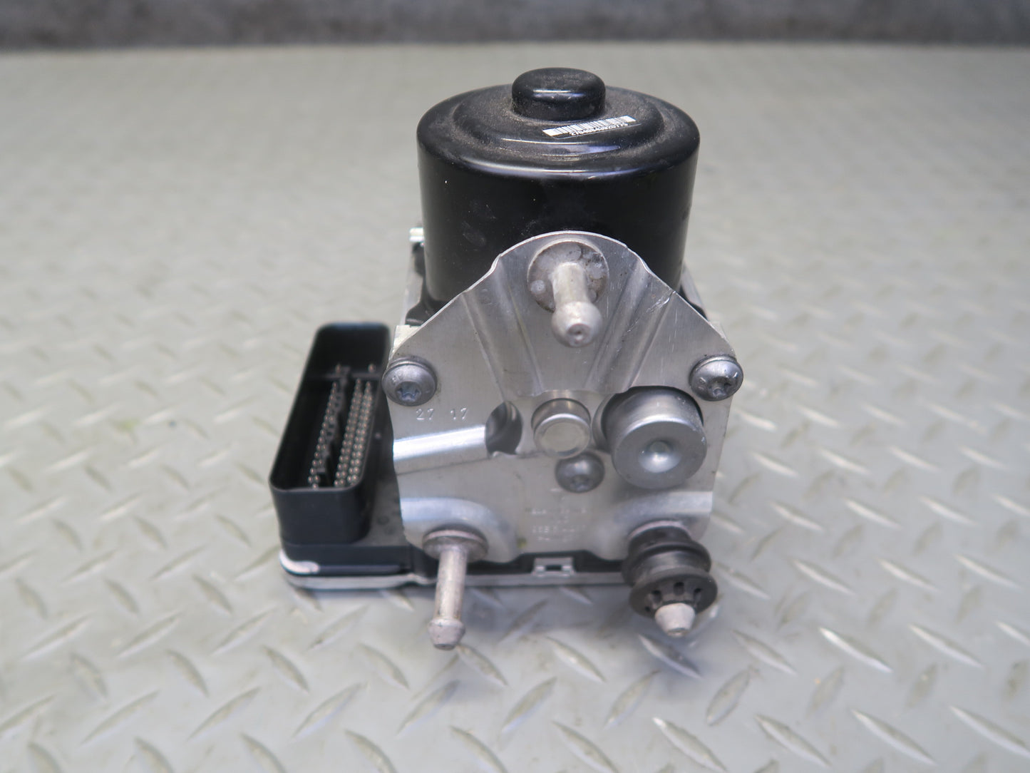 2015-2018 Porsche Macan Anti Lock Brake ABS Pump Module 95B614517L