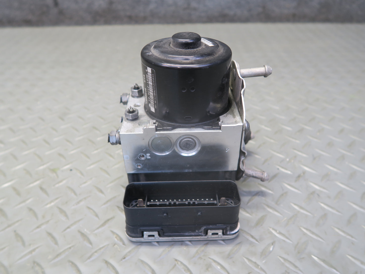 2015-2018 Porsche Macan Anti Lock Brake ABS Pump Module 95B614517L