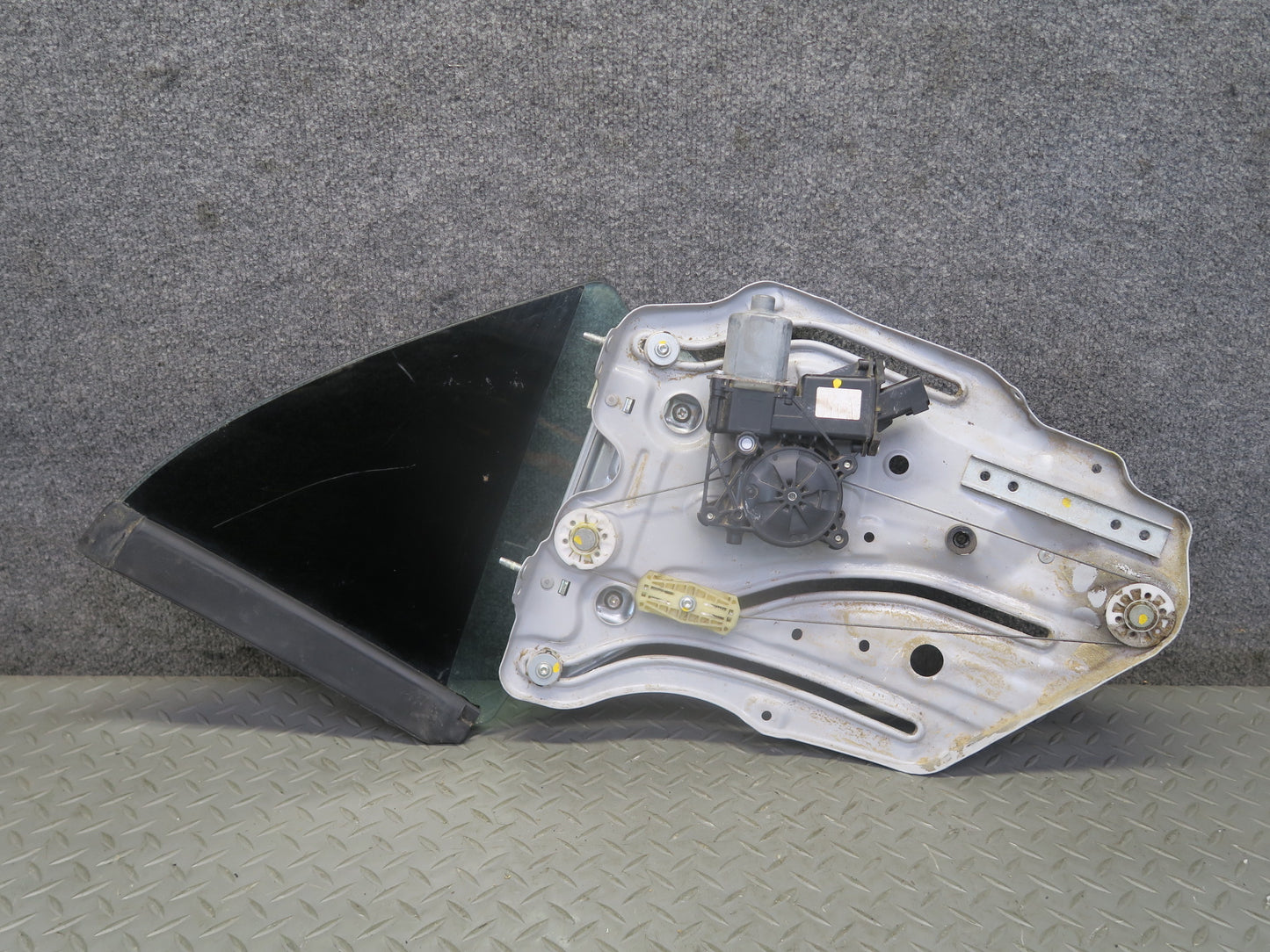 16-24 Chevrolet Camaro SS Conv Rear Right Quarter Glass Window w Regulator OEM