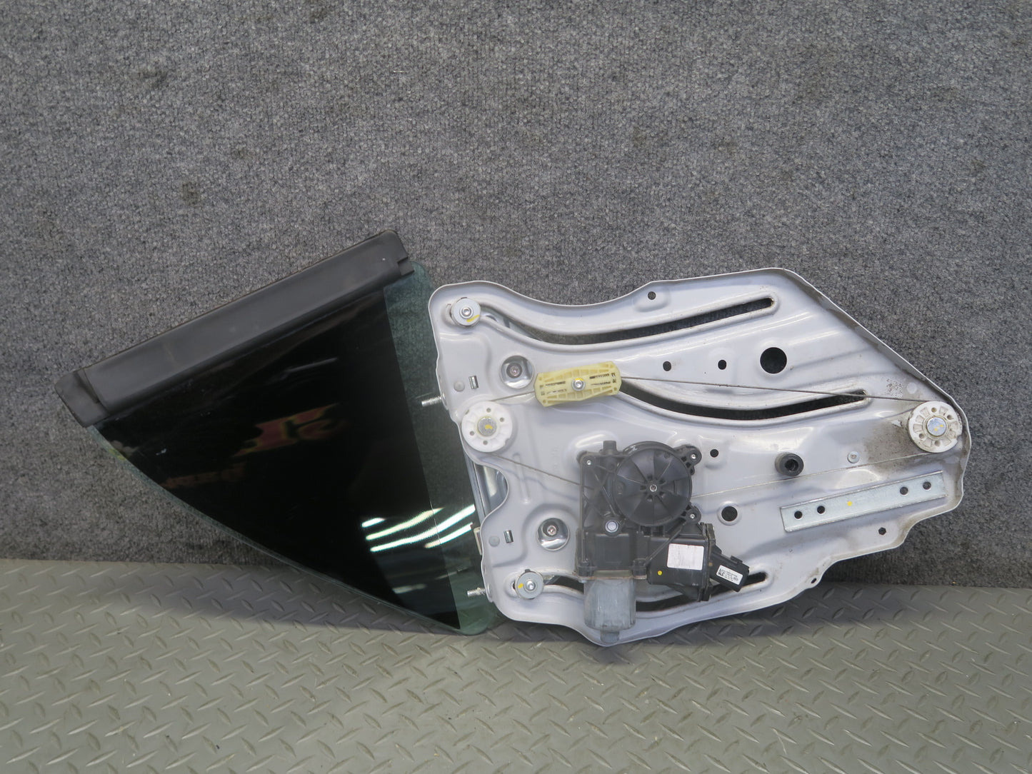 16-24 Chevrolet Camaro SS Convert Rear Left Quarter Glass Window w Regulator OEM