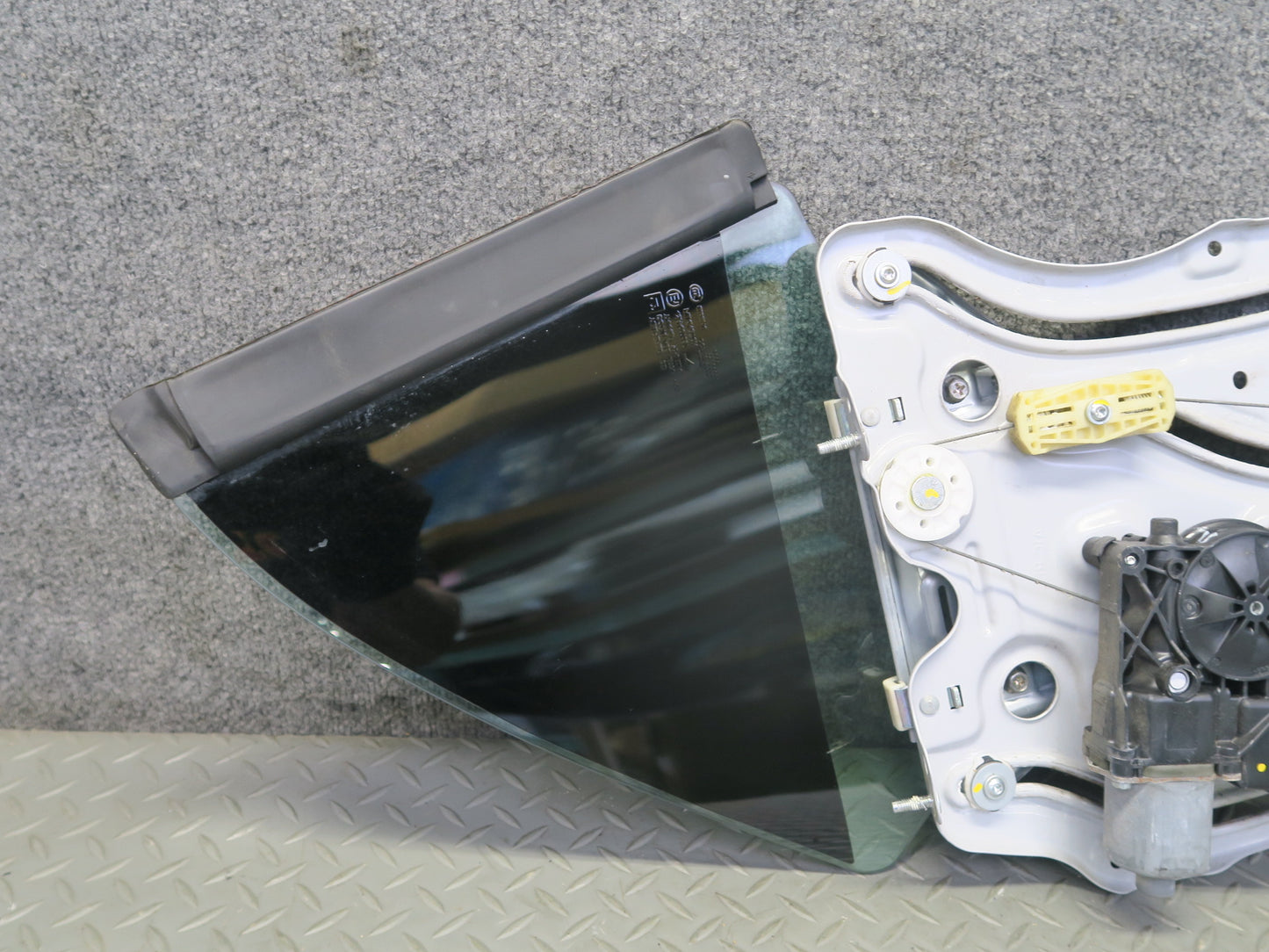16-24 Chevrolet Camaro SS Convert Rear Left Quarter Glass Window w Regulator OEM