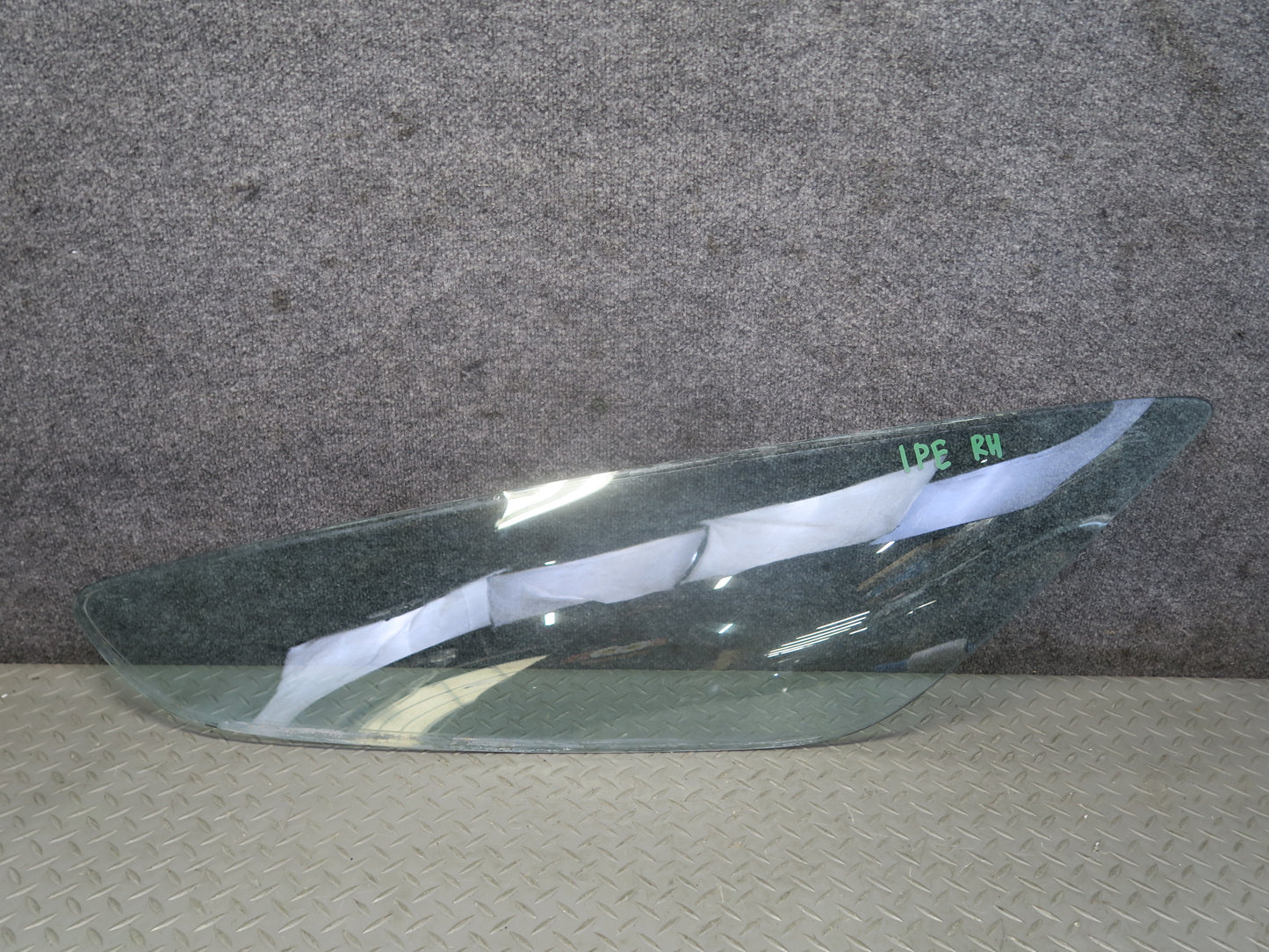 1984-1991 Porsche 928 Rear Right Quarter Glass Window