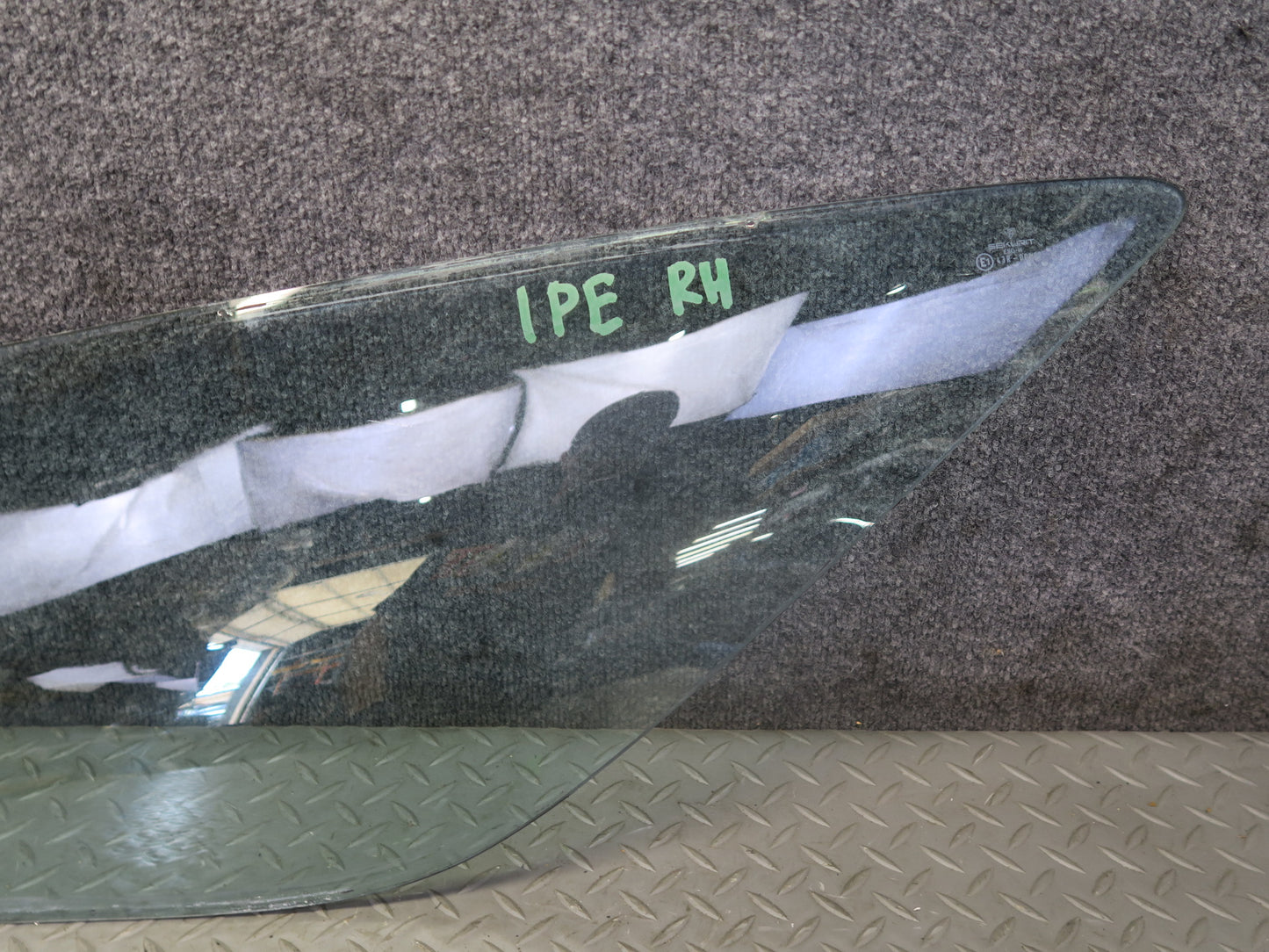 1984-1991 Porsche 928 Rear Right Quarter Glass Window