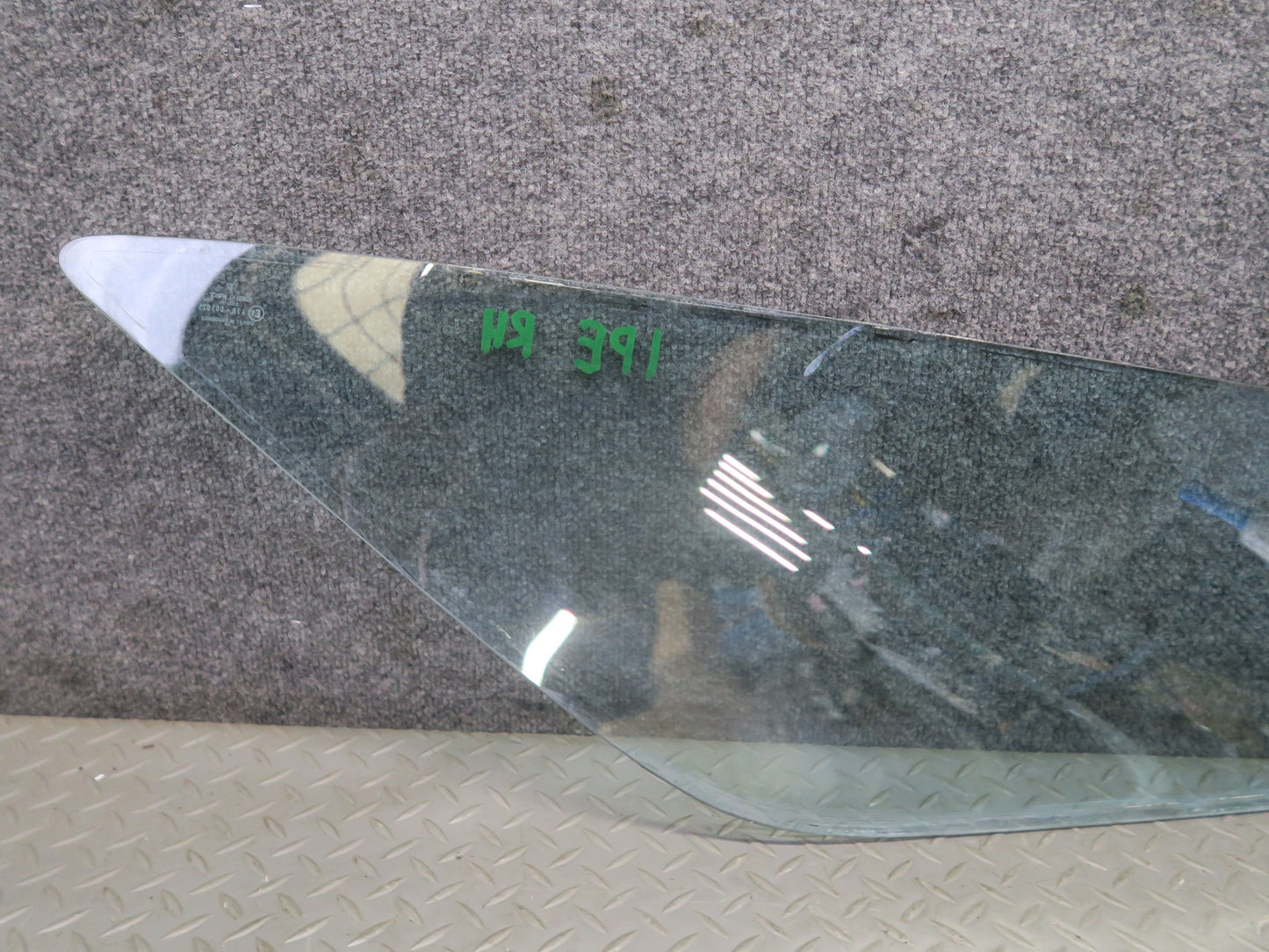 1984-1991 Porsche 928 Rear Right Quarter Glass Window