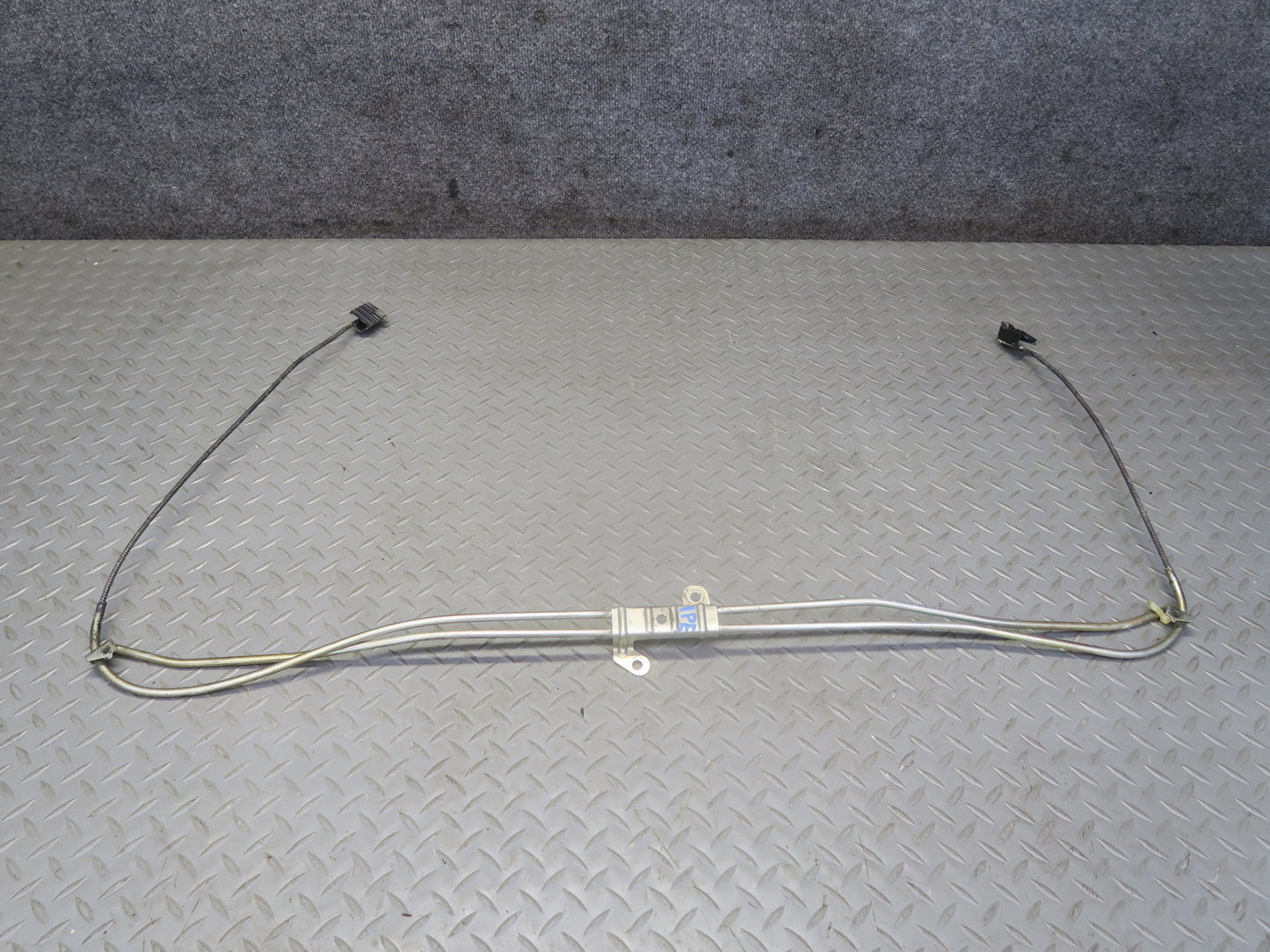 1983-1989 Porsche 928 4S Upper Sunroof Moonroof Guide Tube Slide Cable