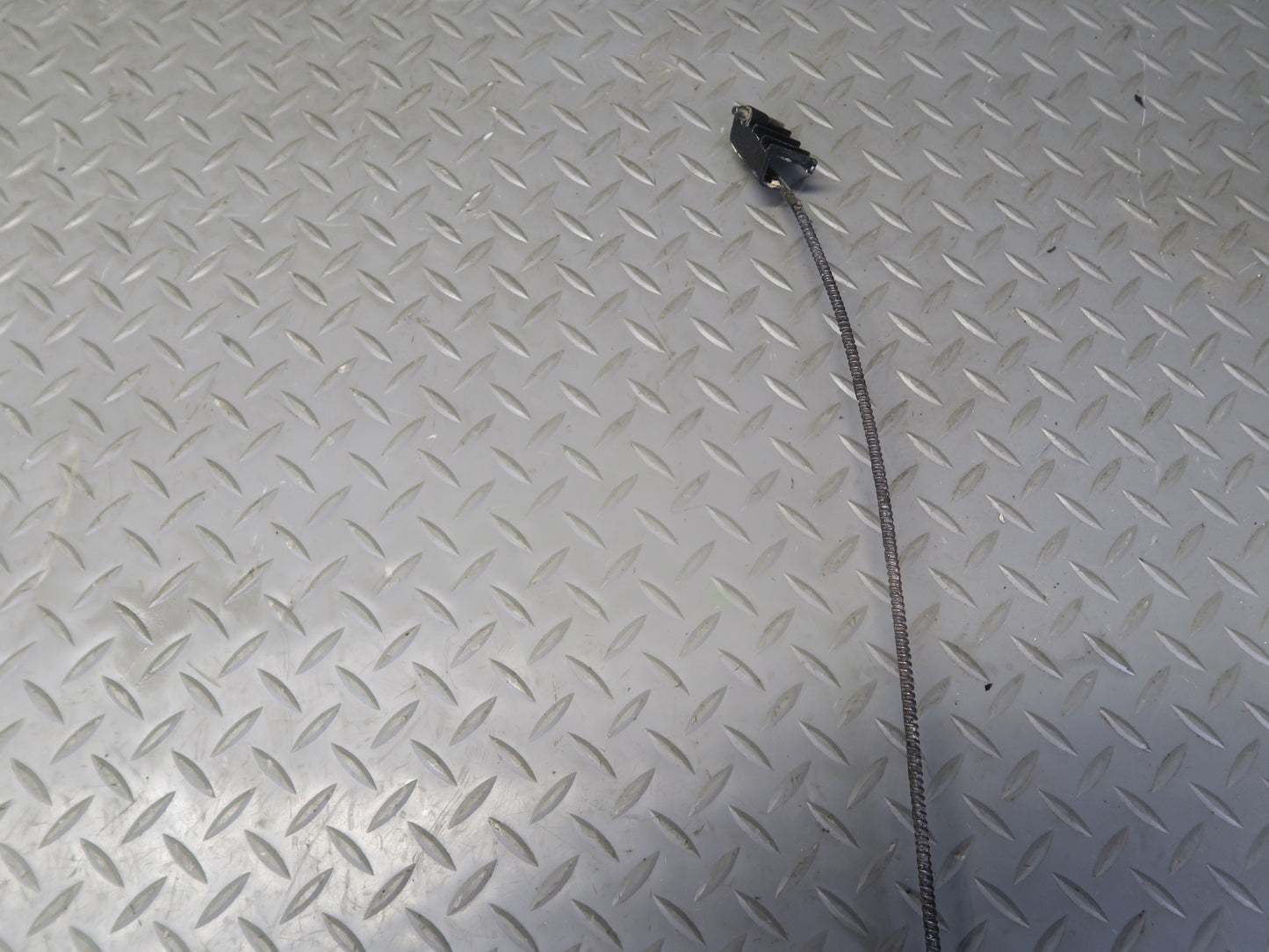1983-1989 Porsche 928 4S Upper Sunroof Moonroof Guide Tube Slide Cable
