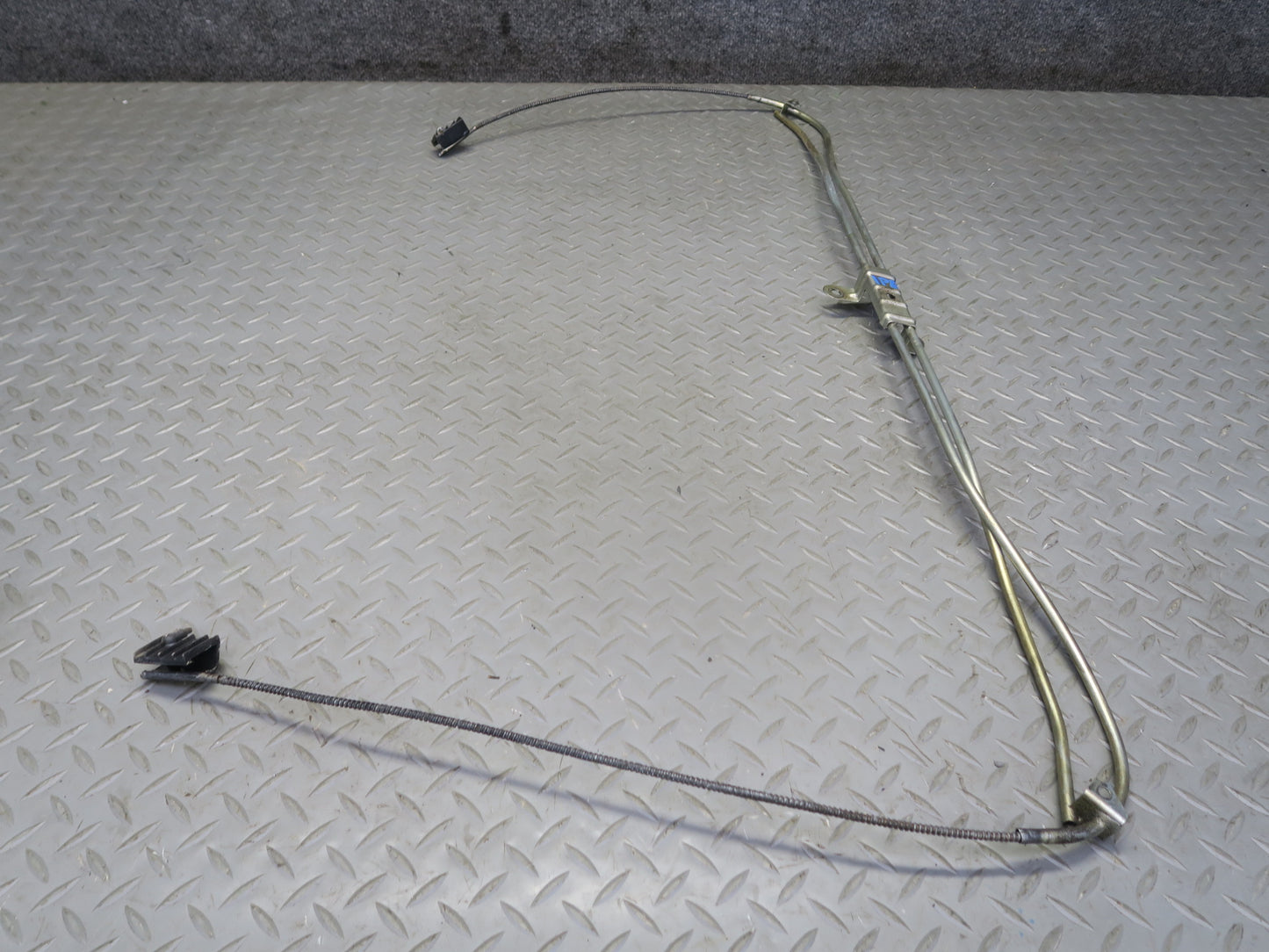 1983-1989 Porsche 928 4S Upper Sunroof Moonroof Guide Tube Slide Cable
