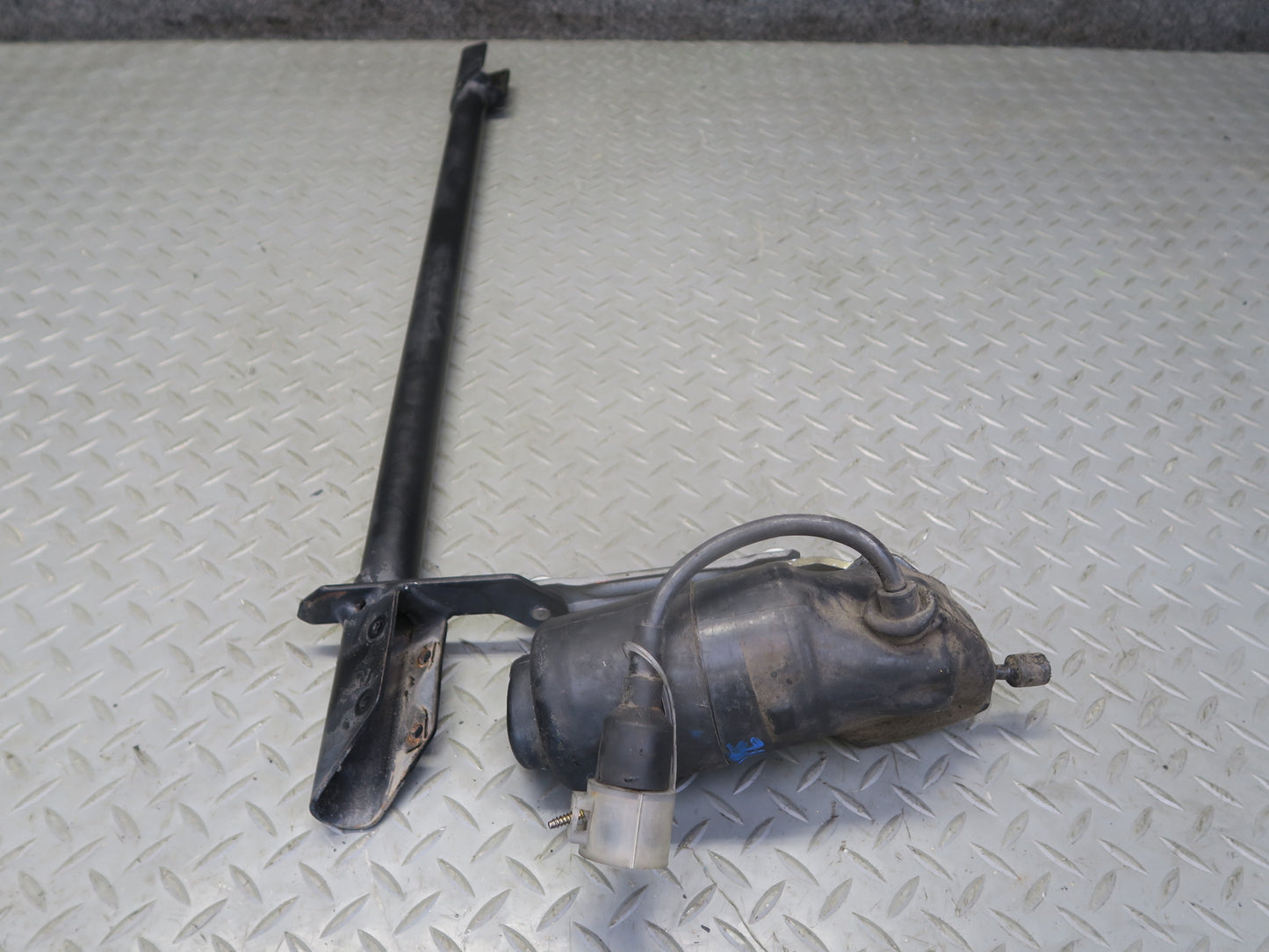 1987-1991 Porsche 928 Headlight Motor w Rod Linkage Bar 92862402300