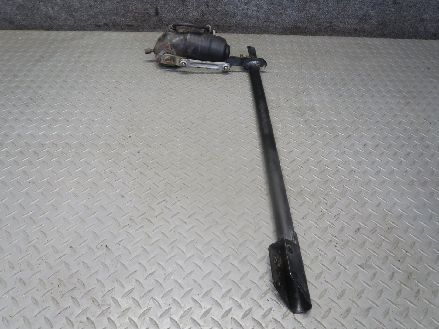 1987-1991 Porsche 928 Headlight Motor w Rod Linkage Bar 92862402300