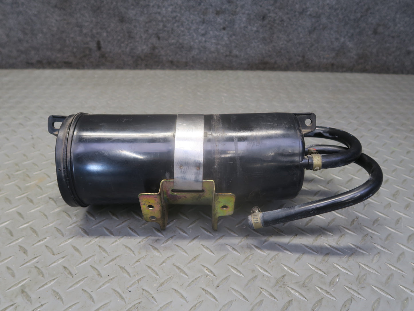 1984-1991 Porsche 928 S Fuel Evap Vapor Charcoal Canister 92820101405