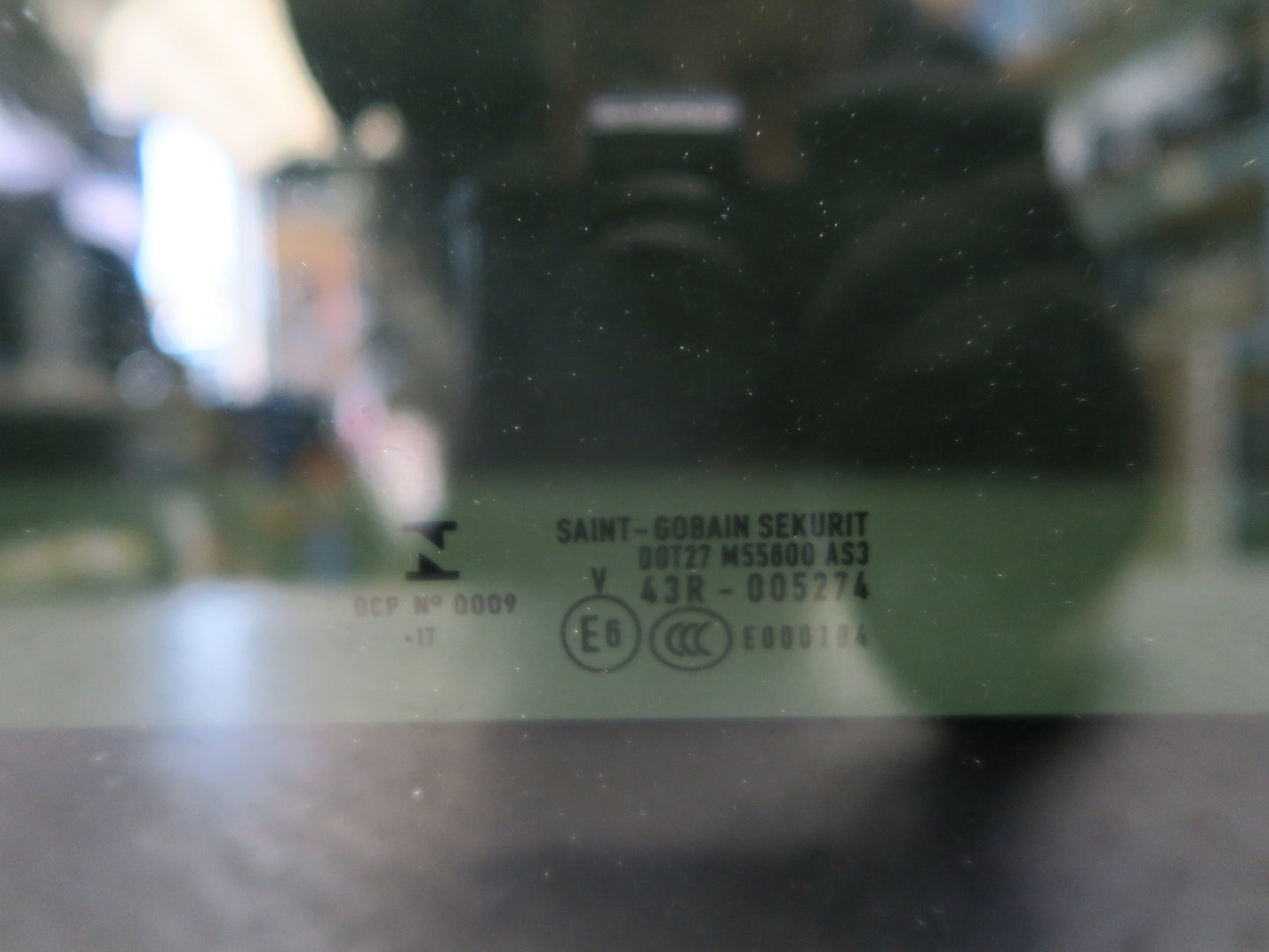 2015-2018 Porsche Macan Rear Panoramic Sunroof Glass Panel