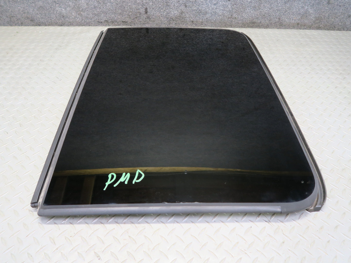 2015-2018 Porsche Macan Rear Panoramic Sunroof Glass Panel