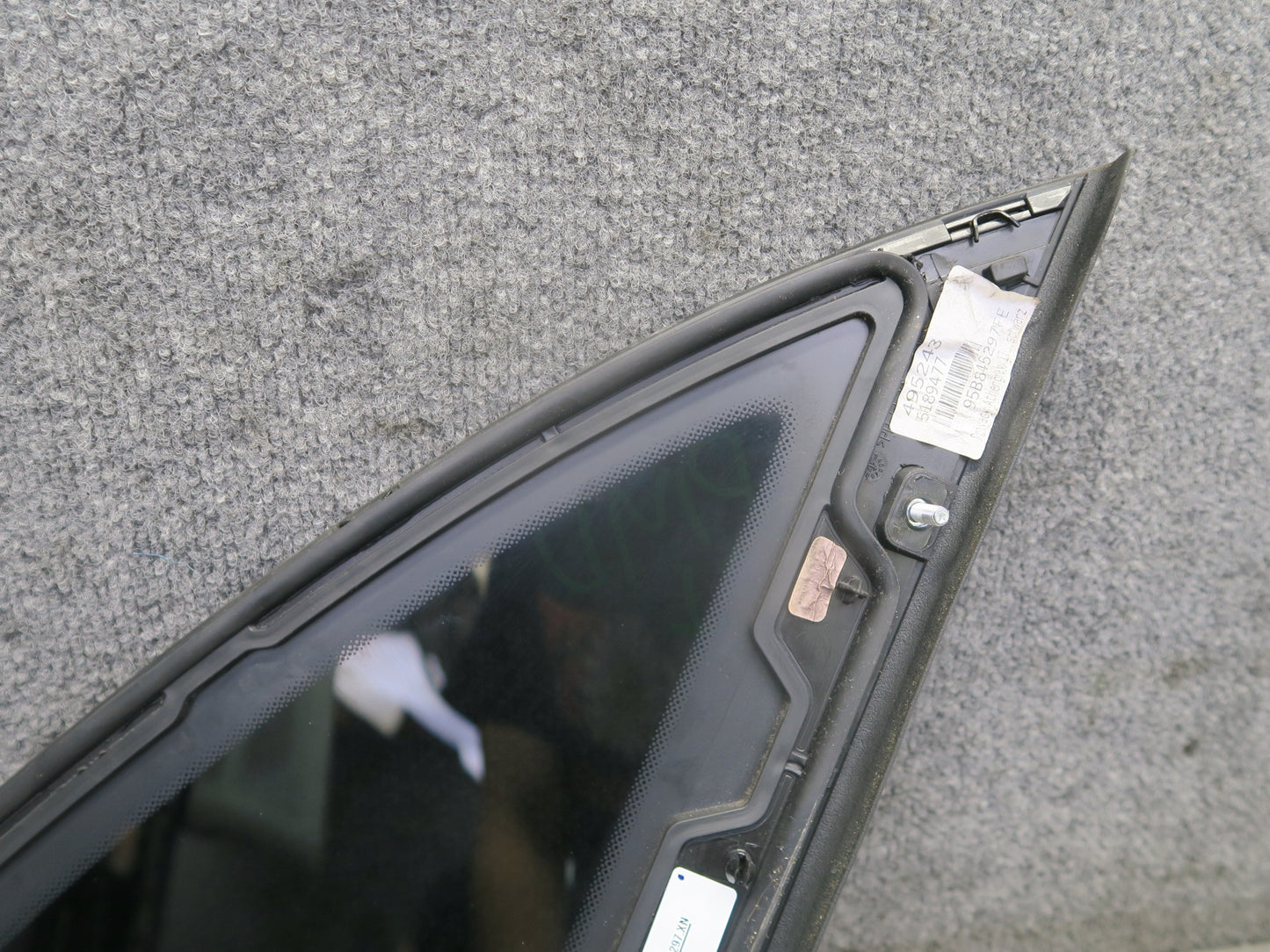 2015-2024 Porsche Macan Rear Left Quarter Glass Window 95B845297XN