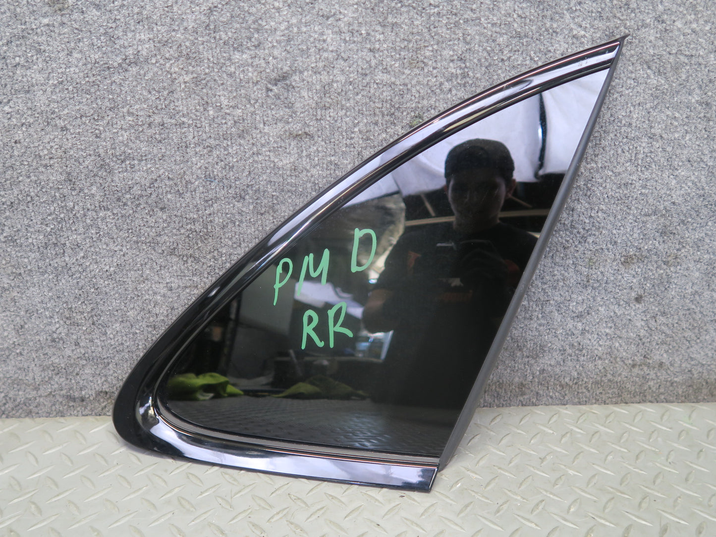 2015-2024 Porsche Macan Rear Right Quarter Glass Window 95B845298XN