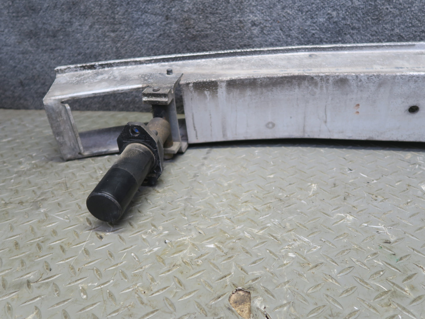 1987 Porsche 928 Front Bumper Impact  Reinforcement Bar w Absorbers 59K Miles