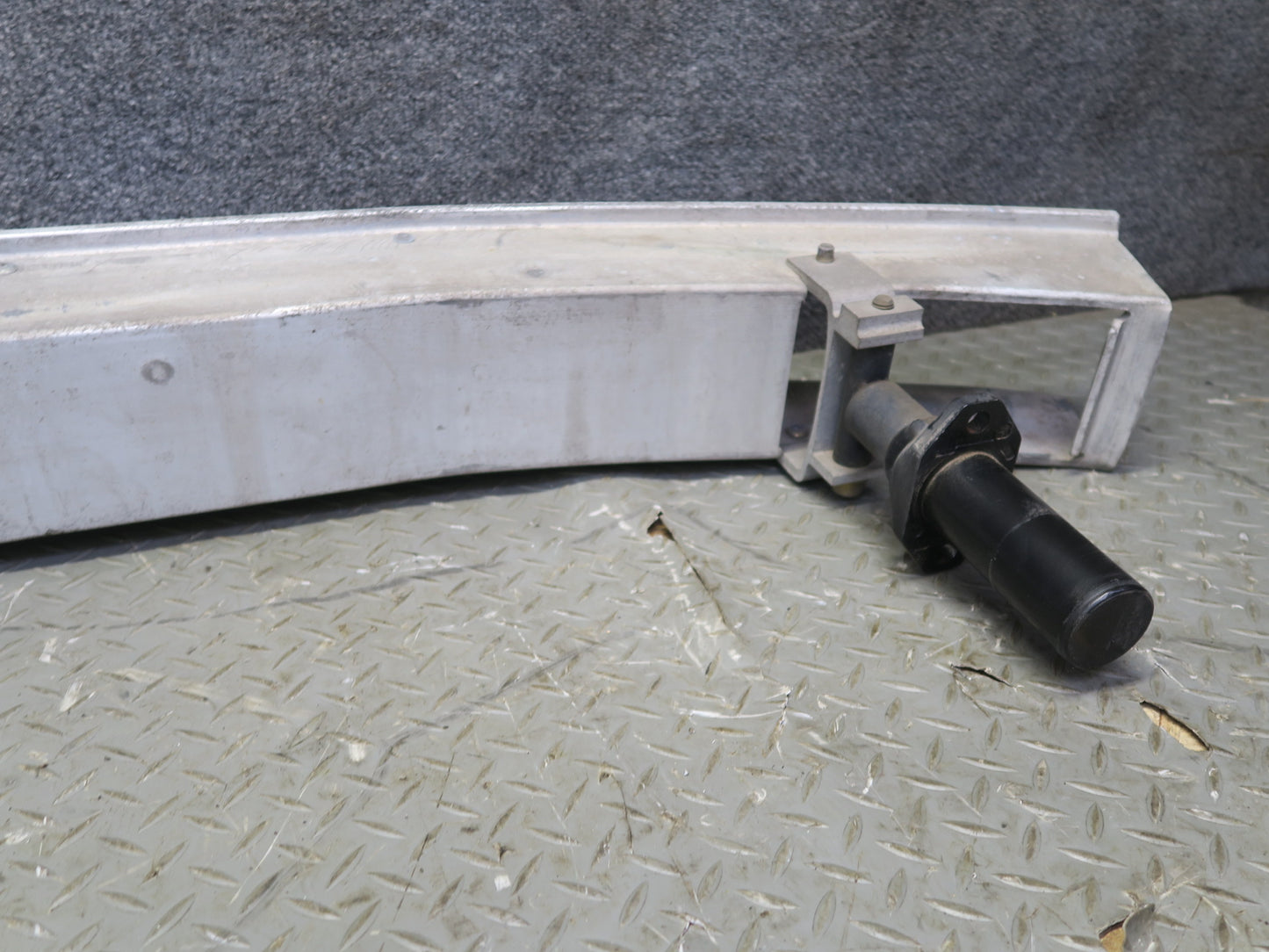 1987 Porsche 928 Front Bumper Impact  Reinforcement Bar w Absorbers 59K Miles